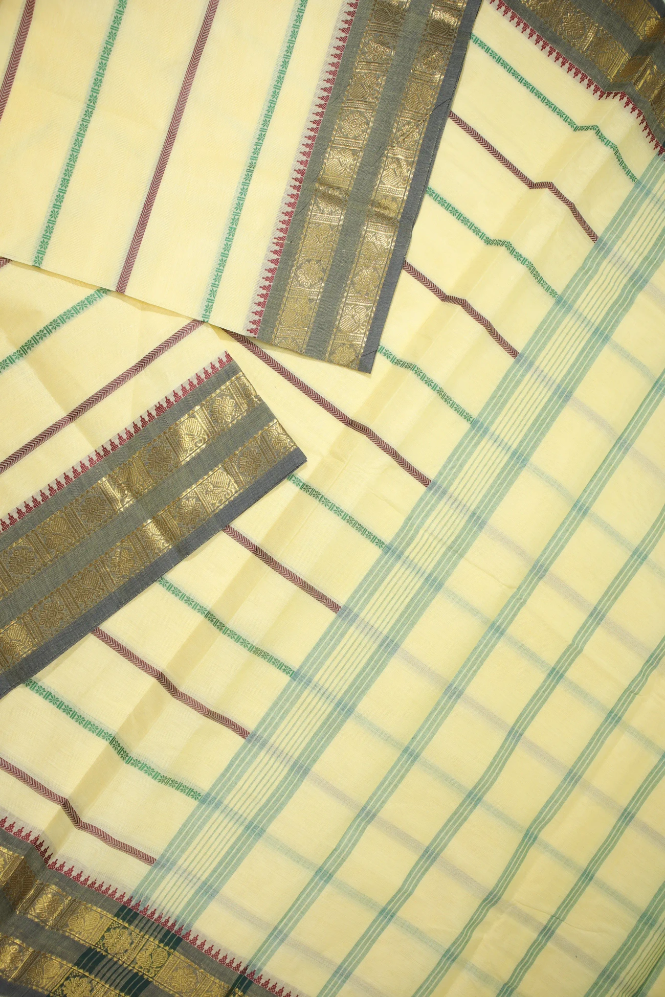 beige-horizontal-stripes-flower-grand-chettinad-saree-gc001870-b