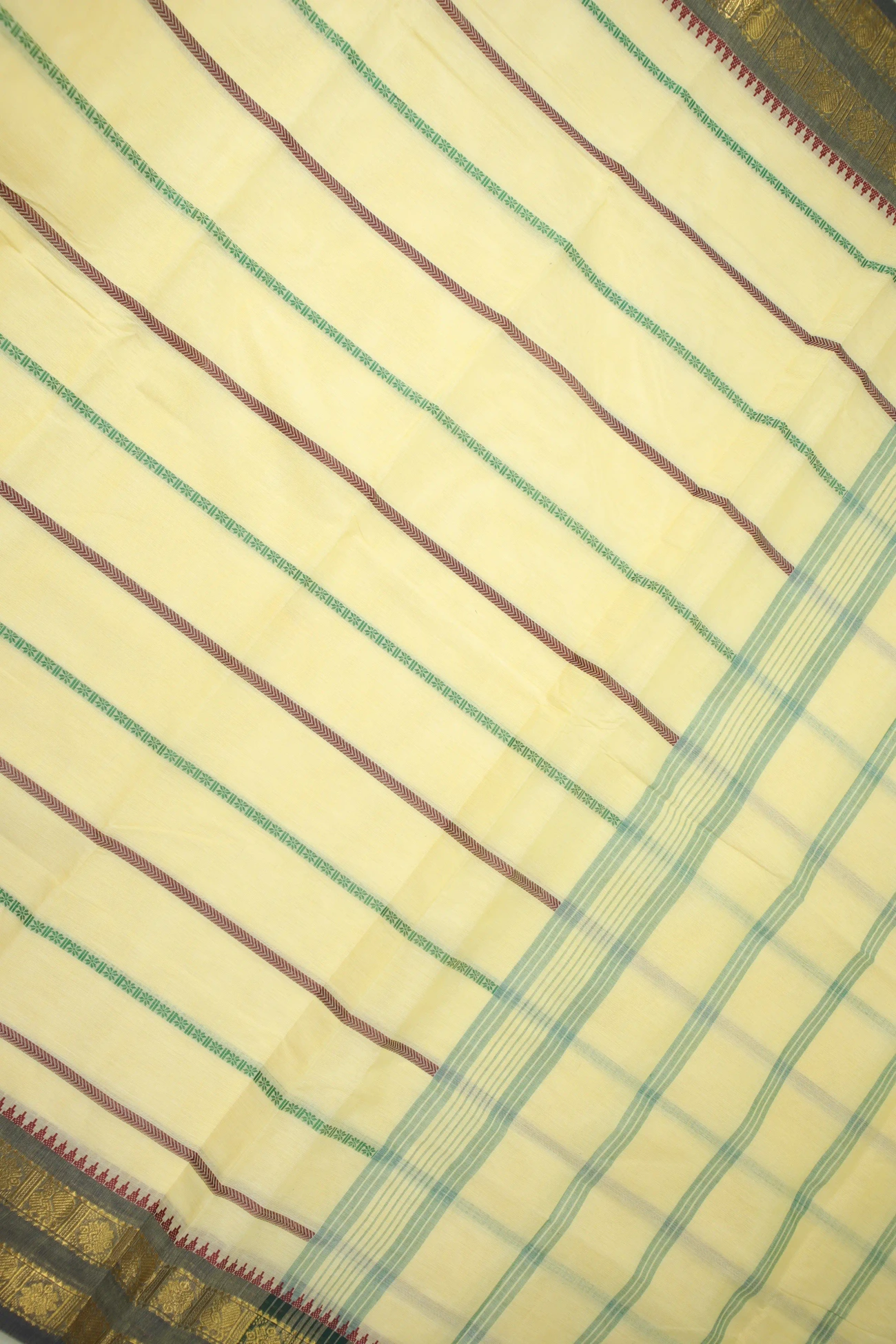 beige-horizontal-stripes-flower-grand-chettinad-saree-gc001870-c
