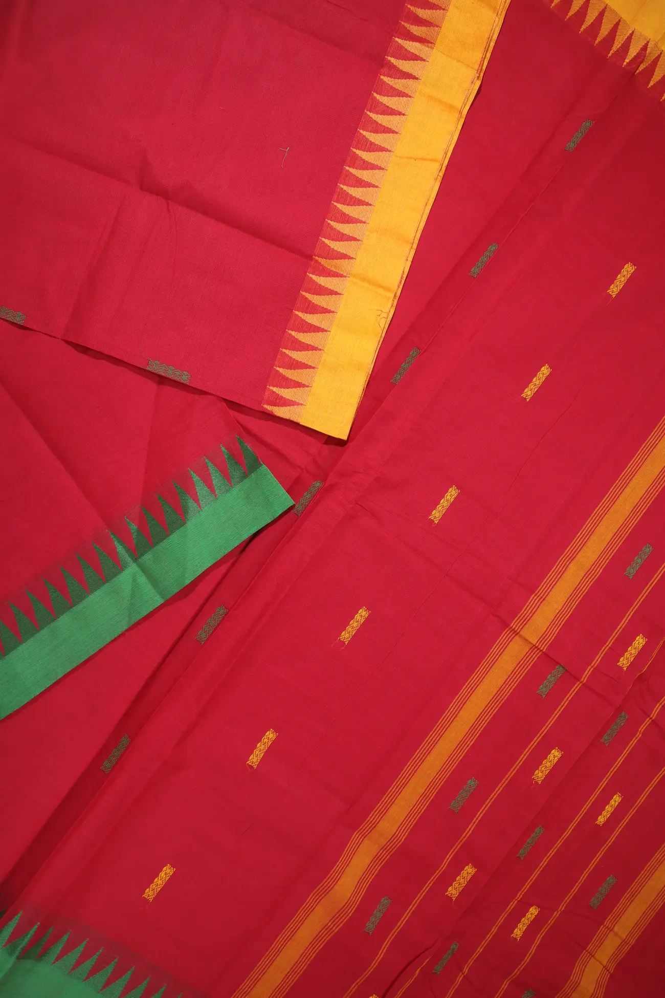 red-temple-kanchi-cotton-saree-uu005414-b