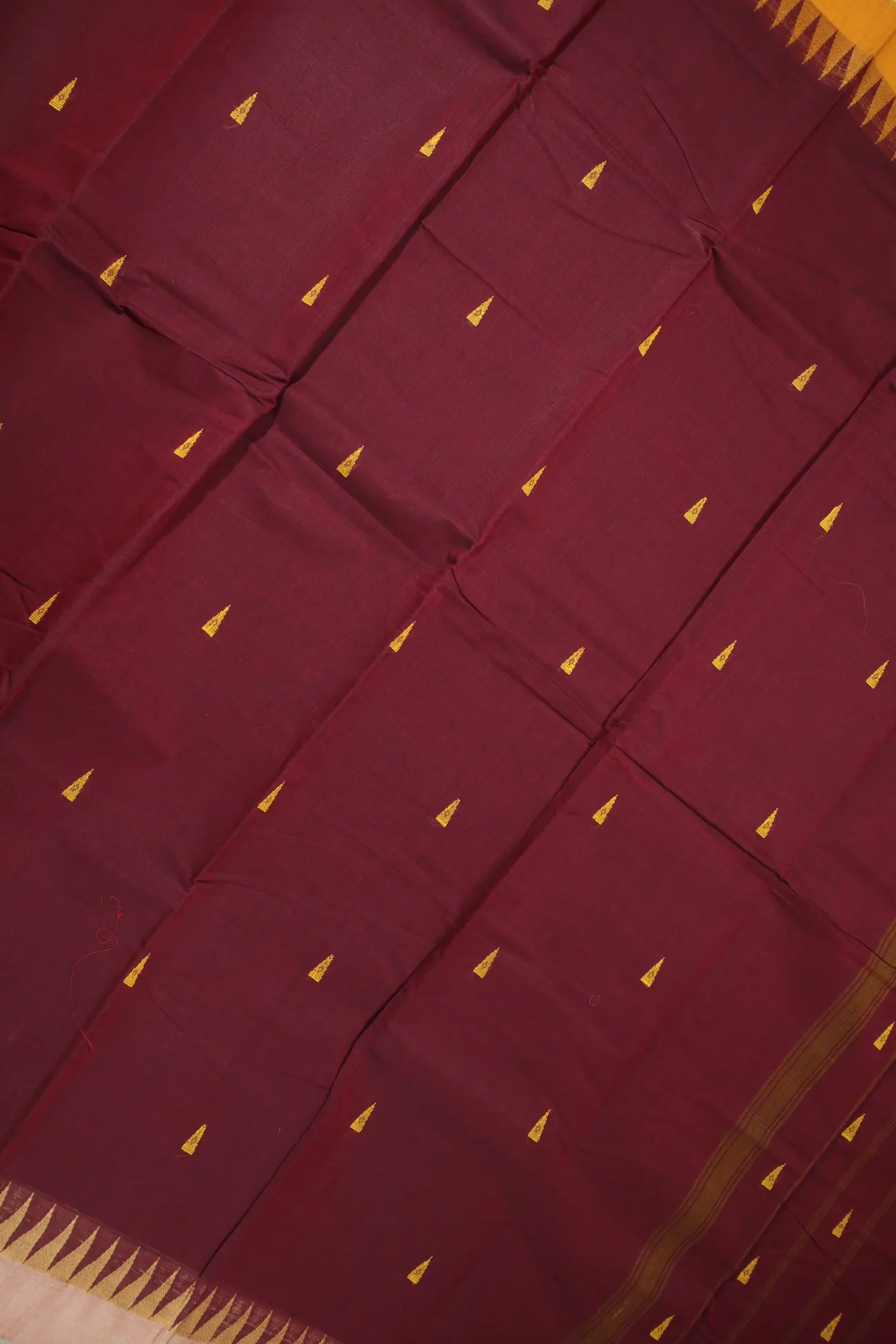 maroon-temple-kanchi-cotton-saree-uu005416-c