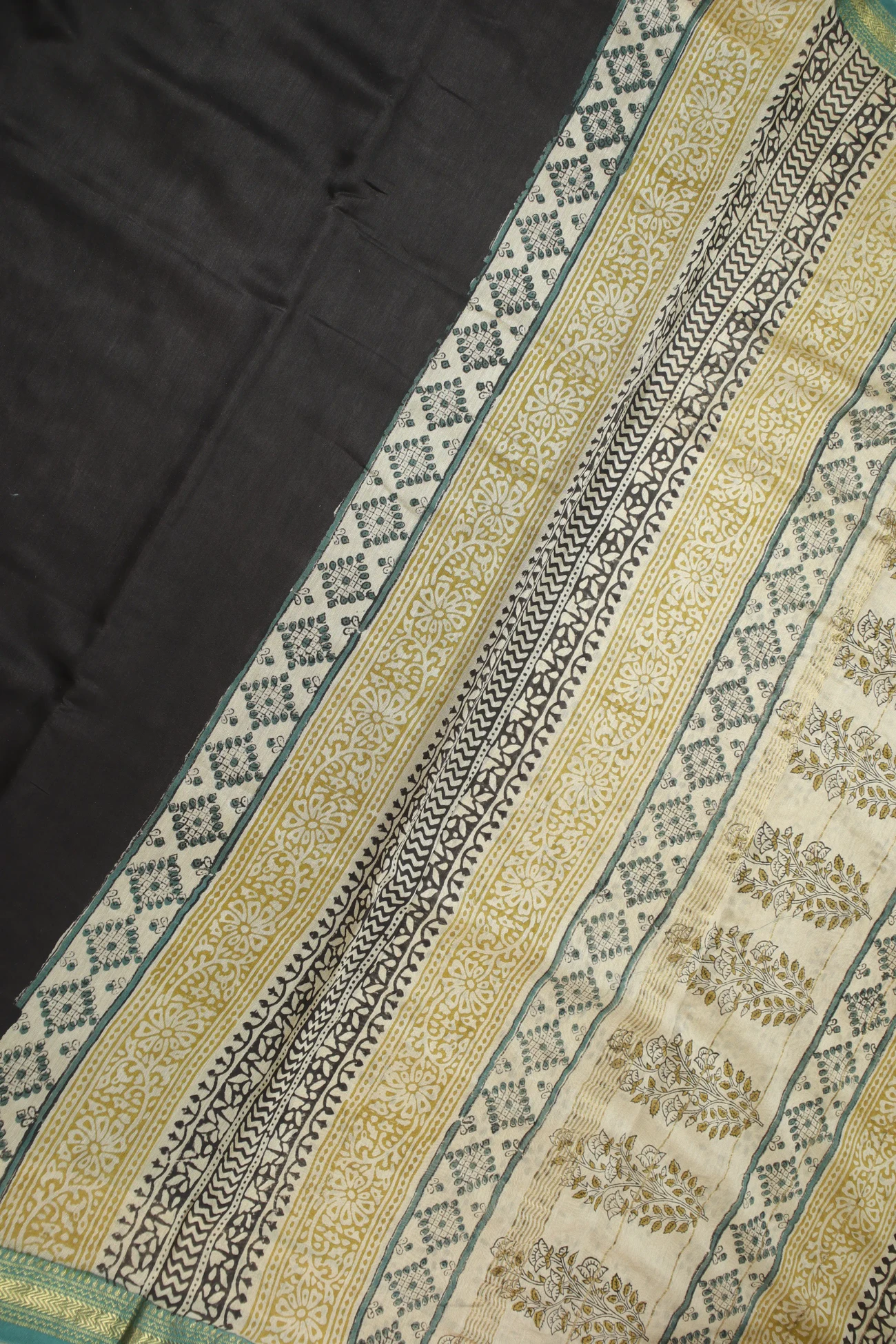 black-kolam-maheshwari-silk-cotton-mh000227-c