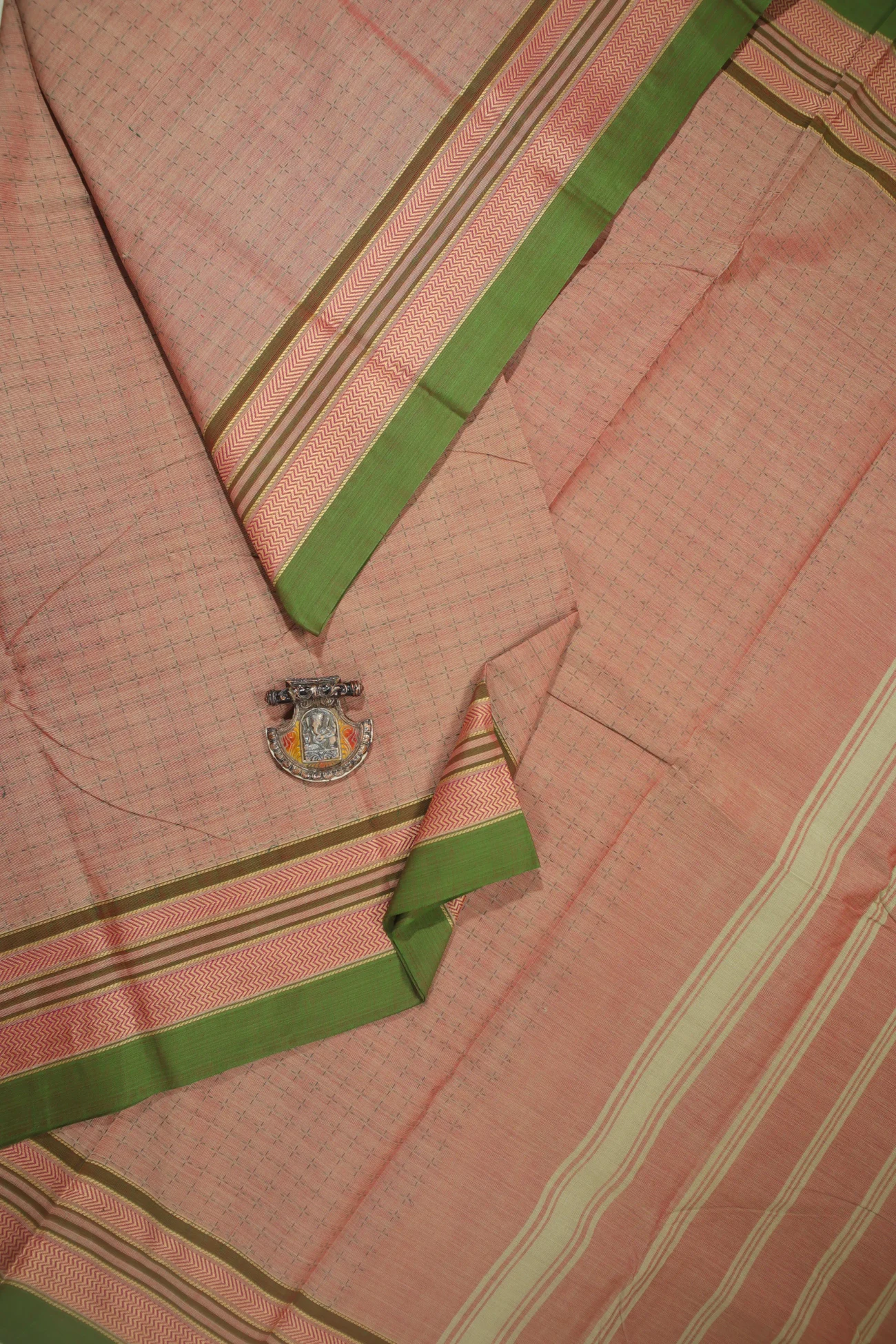 coral-plus-checked-kanchi-cotton-saree-uu005421-a