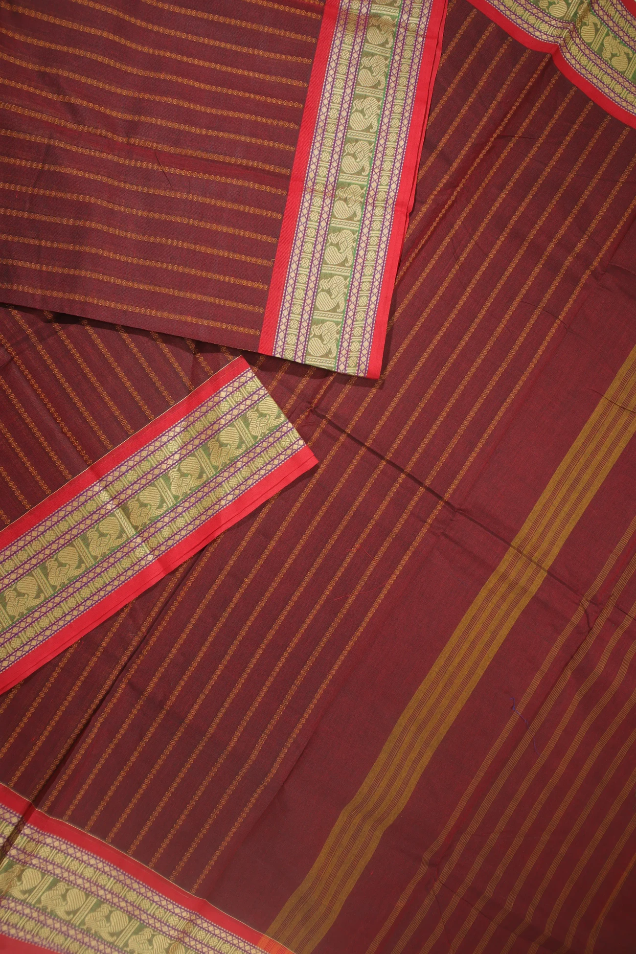 maroon-peacock-gc002048-gc002048-b