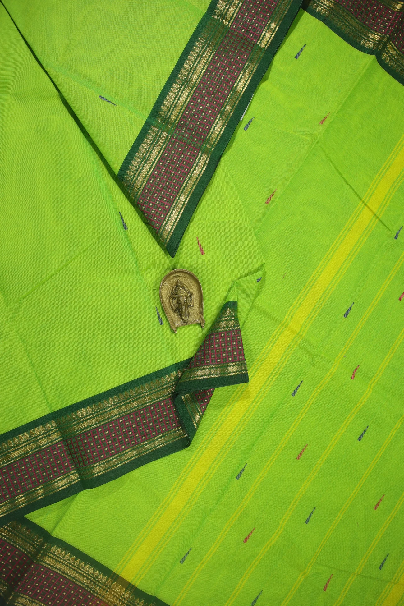 light-green-rain-drops-mallimokku-grand-chettinad-saree-gc002016-a