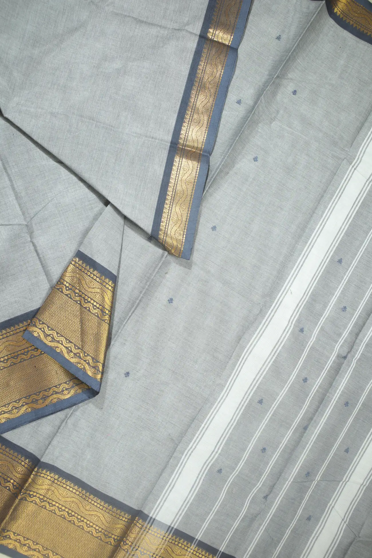 gray-zigzag-grand-chettinad-saree-gc002023-b