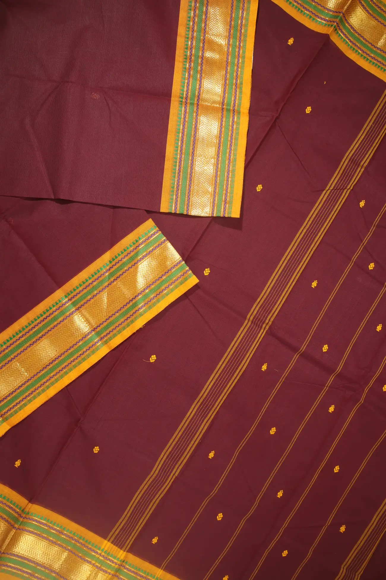 brown-zigzag-temple-grand-chettinad-saree-gc002032-b