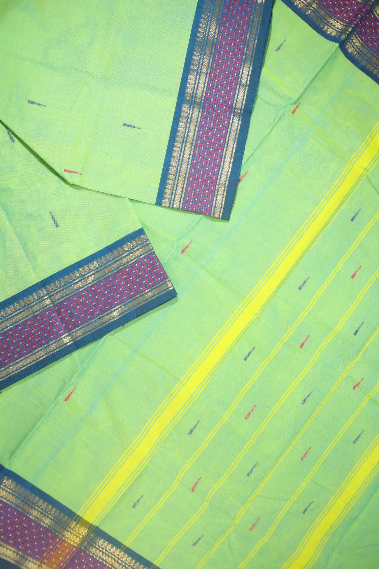 light-green-rain-drops-mallimokku-grand-chettinad-saree-gc002008-b