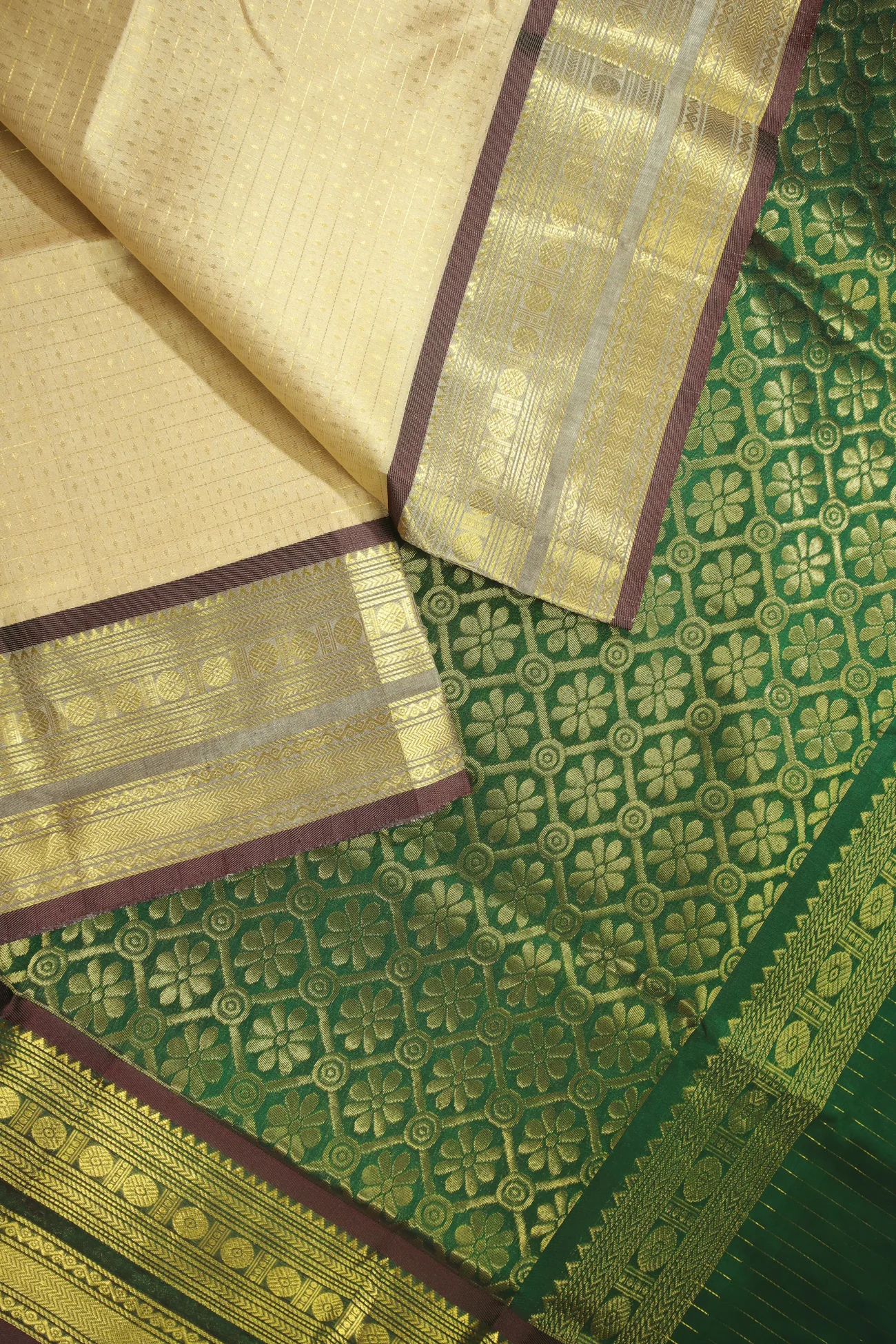 off-white-laksha-deepam-ruthratcham-silk-cotton-saree-sc002917-c