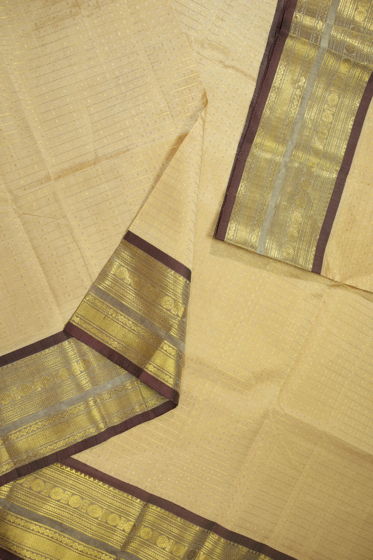 off-white-laksha-deepam-ruthratcham-silk-cotton-saree-sc002917-e