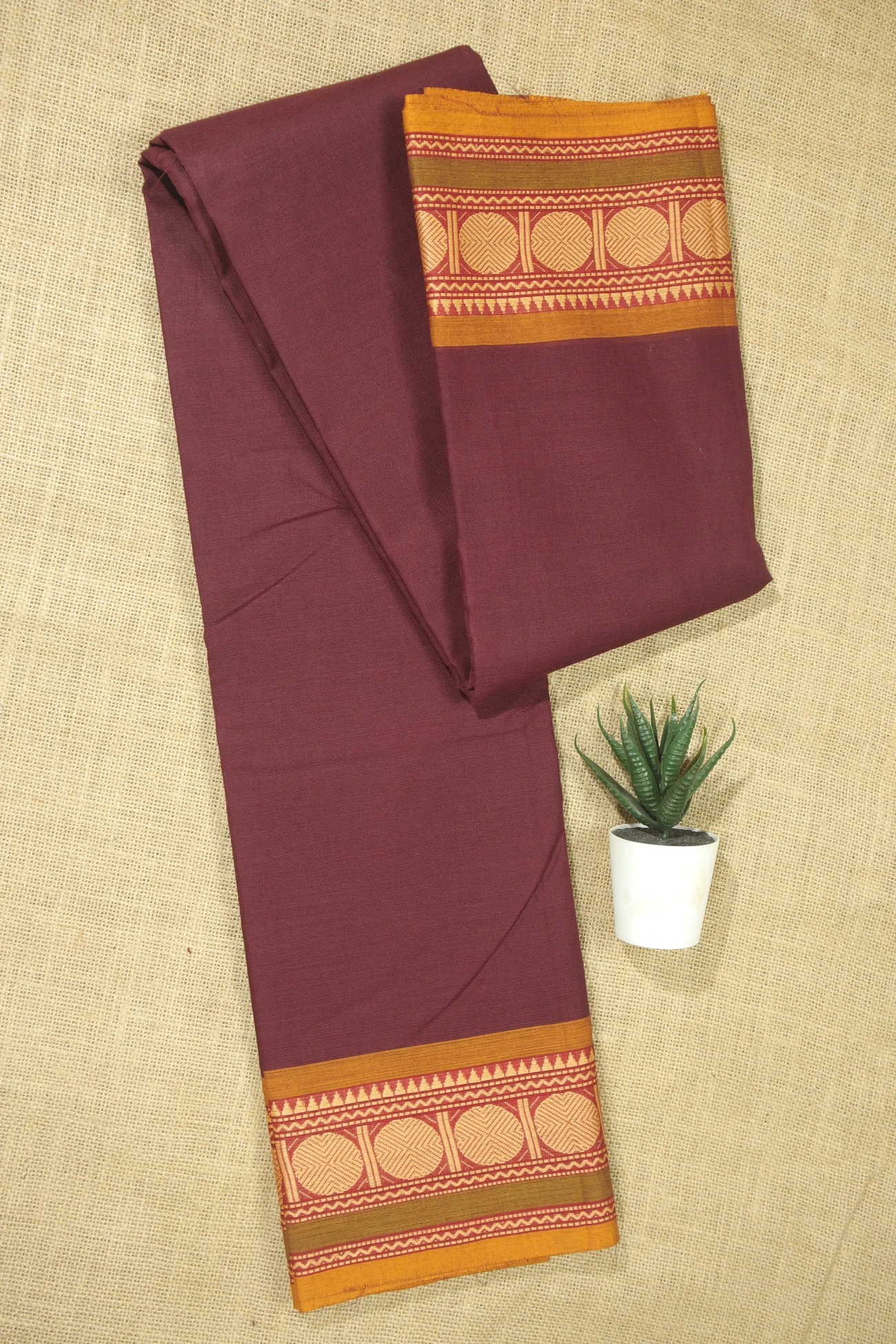 dark-maroon-ruthratcham-malarkodi-saree-mk007995-a