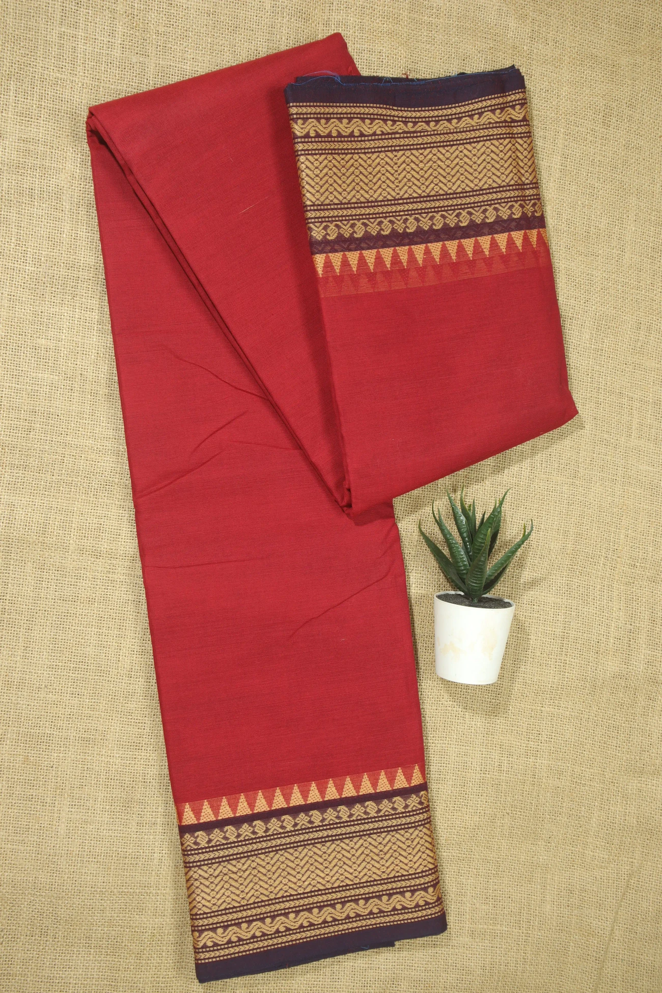 dark-maroon-temple-mango-malarkodi-saree-mk007986-a