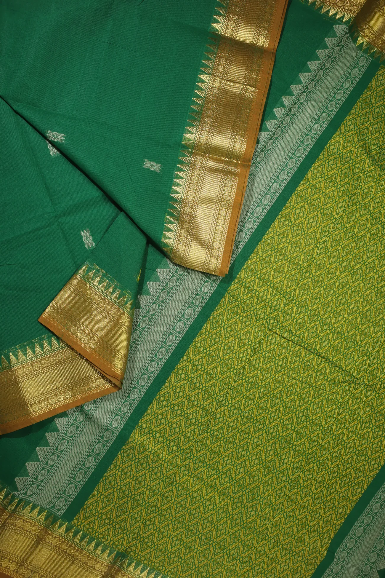 dark-green-temple-ruthratcham-kanchi-cotton-saree-uu005450-b