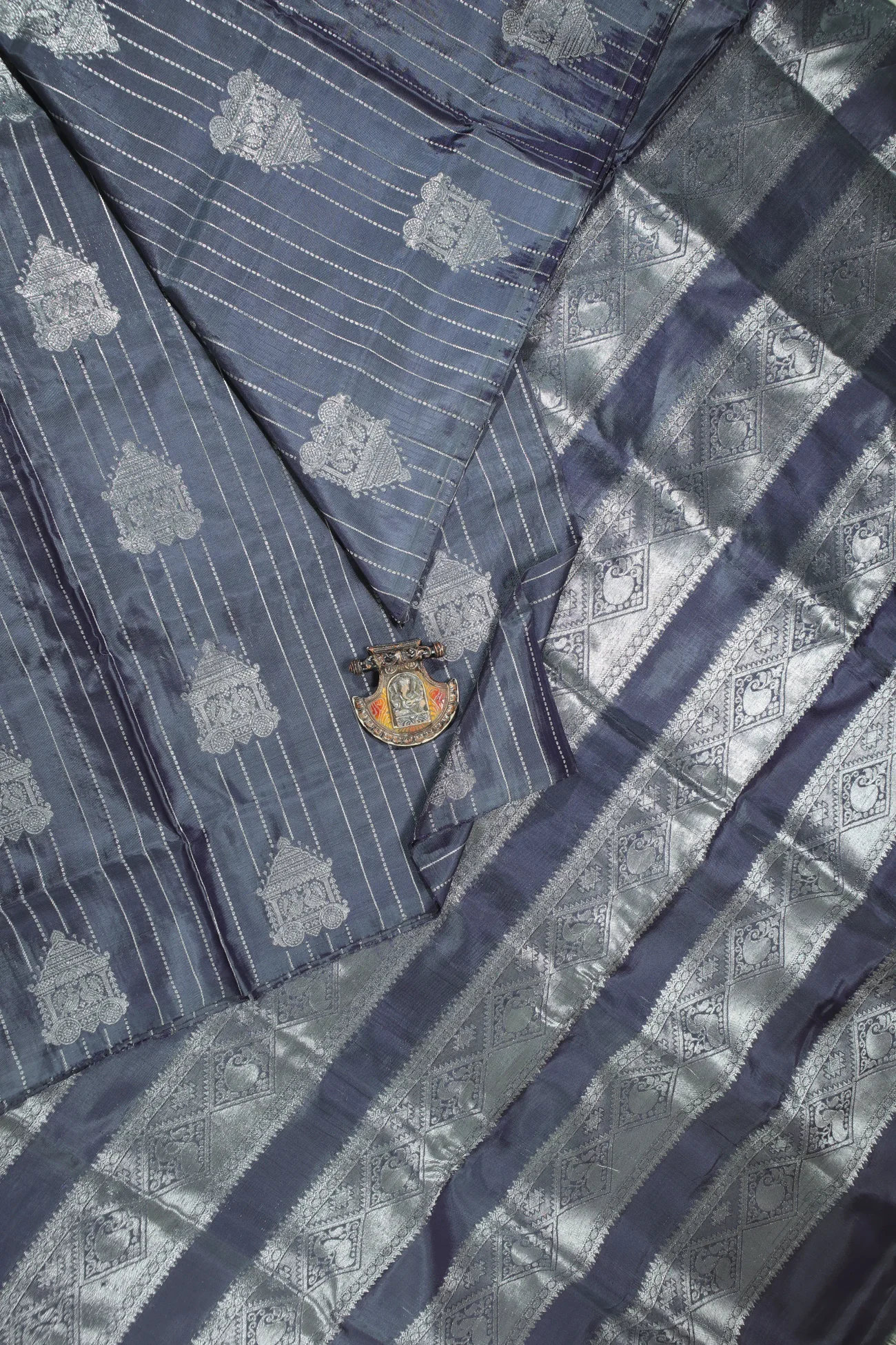 gray-chariot-peacock-banana-pith-saree-bps000470-a