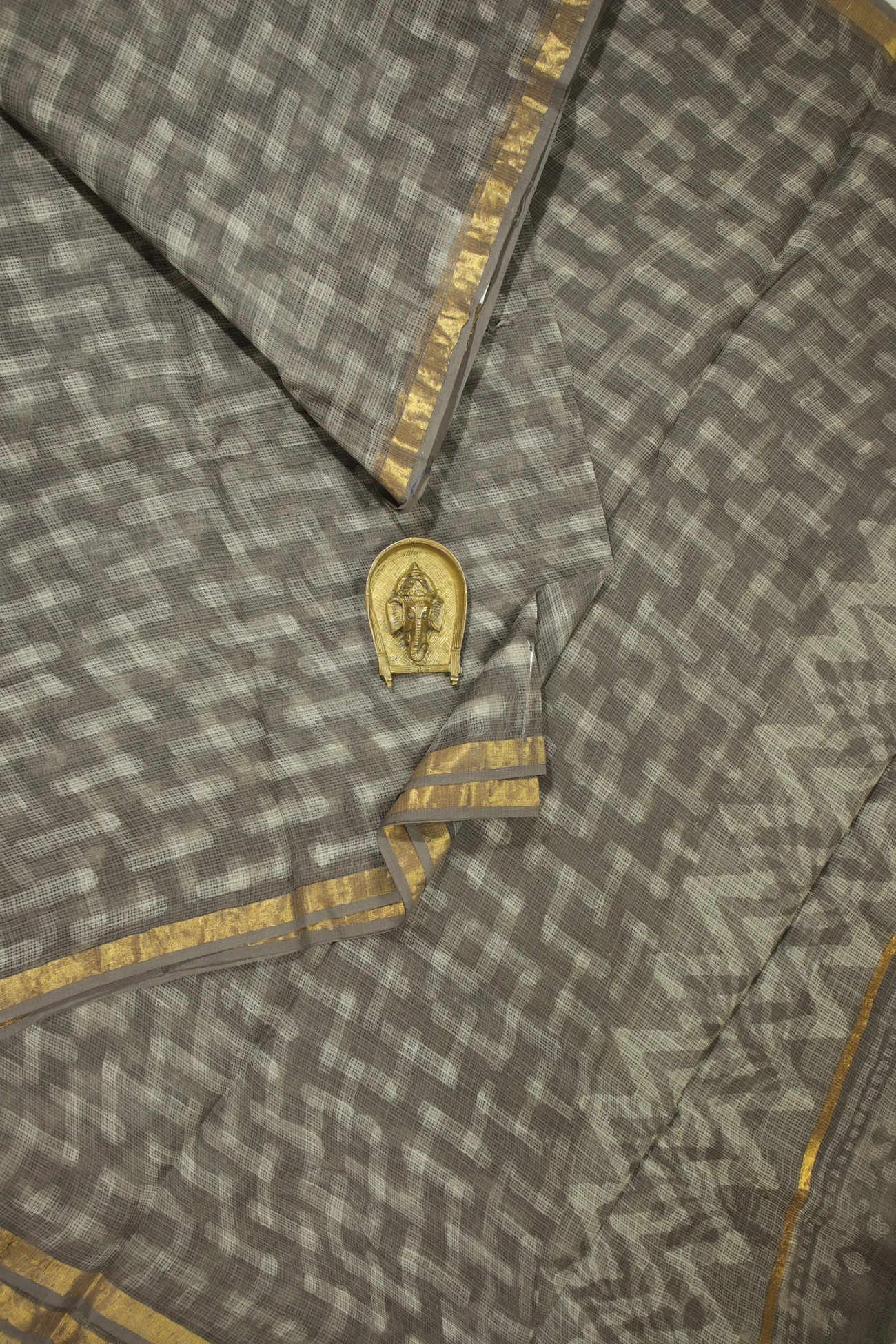 gray-zigzag-kota-saree-kcs000391-a