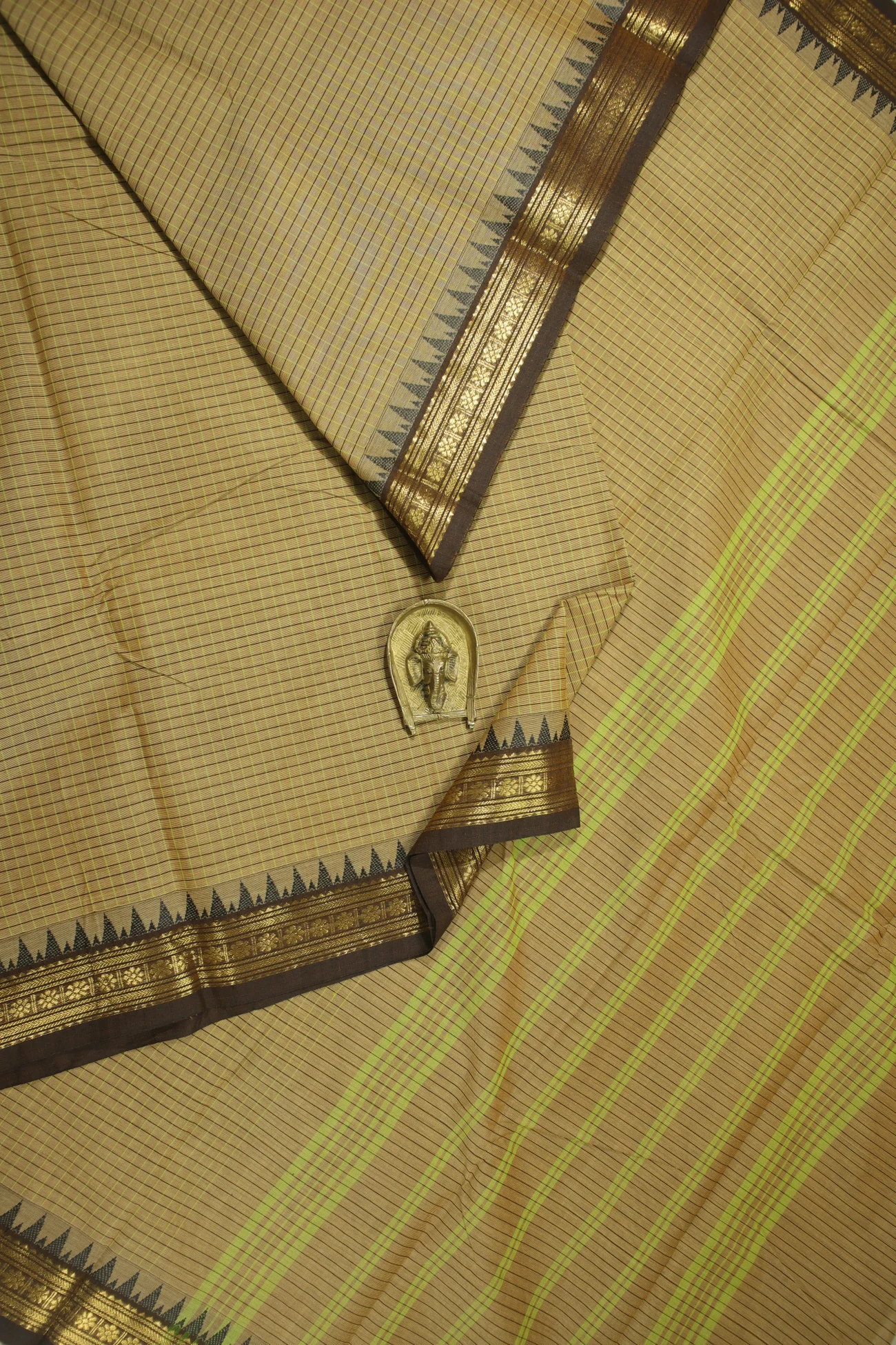 wheat-temple-checked-saree-ck002588-a