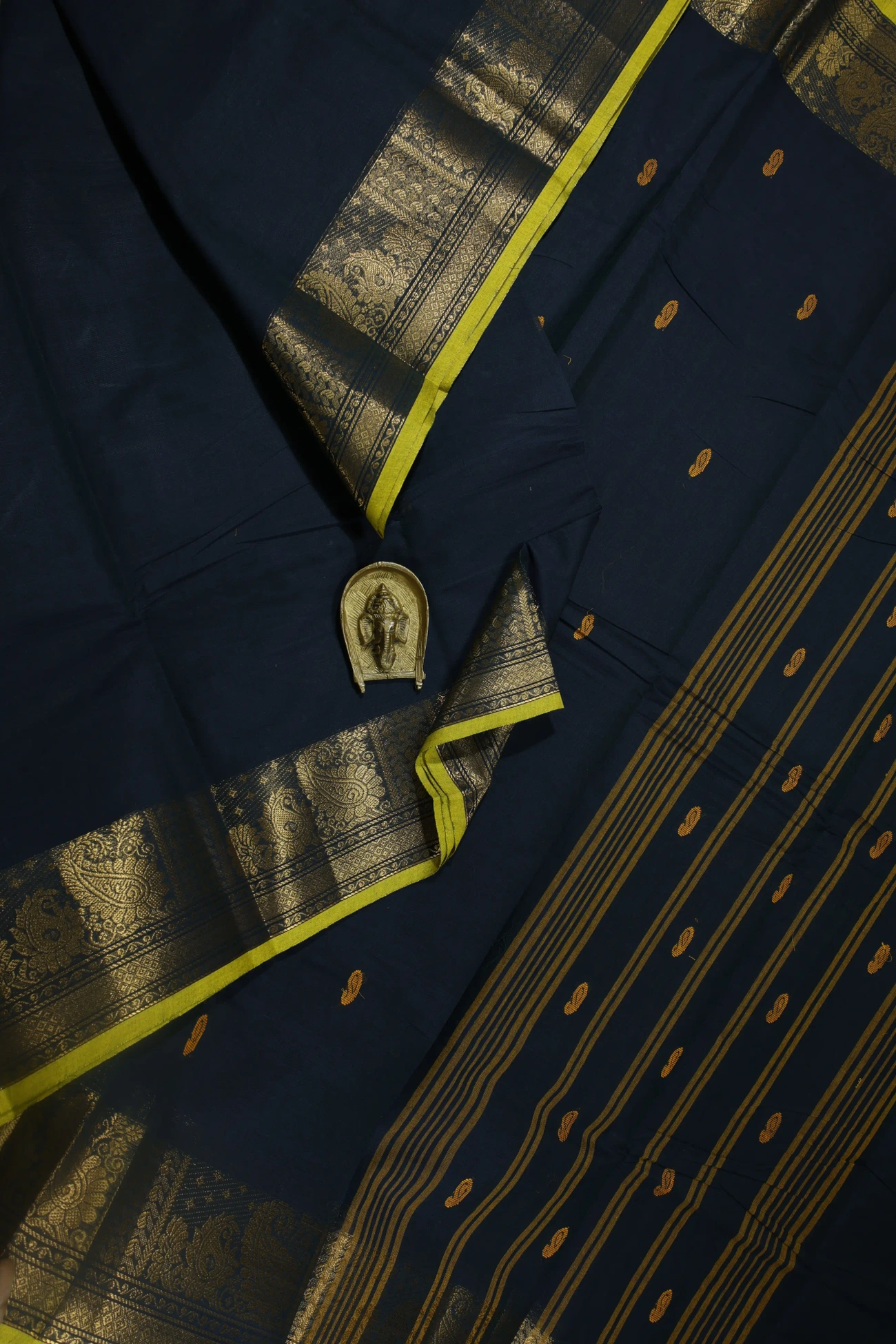 navy-mango-grand-chettinad-saree-gc002124-a