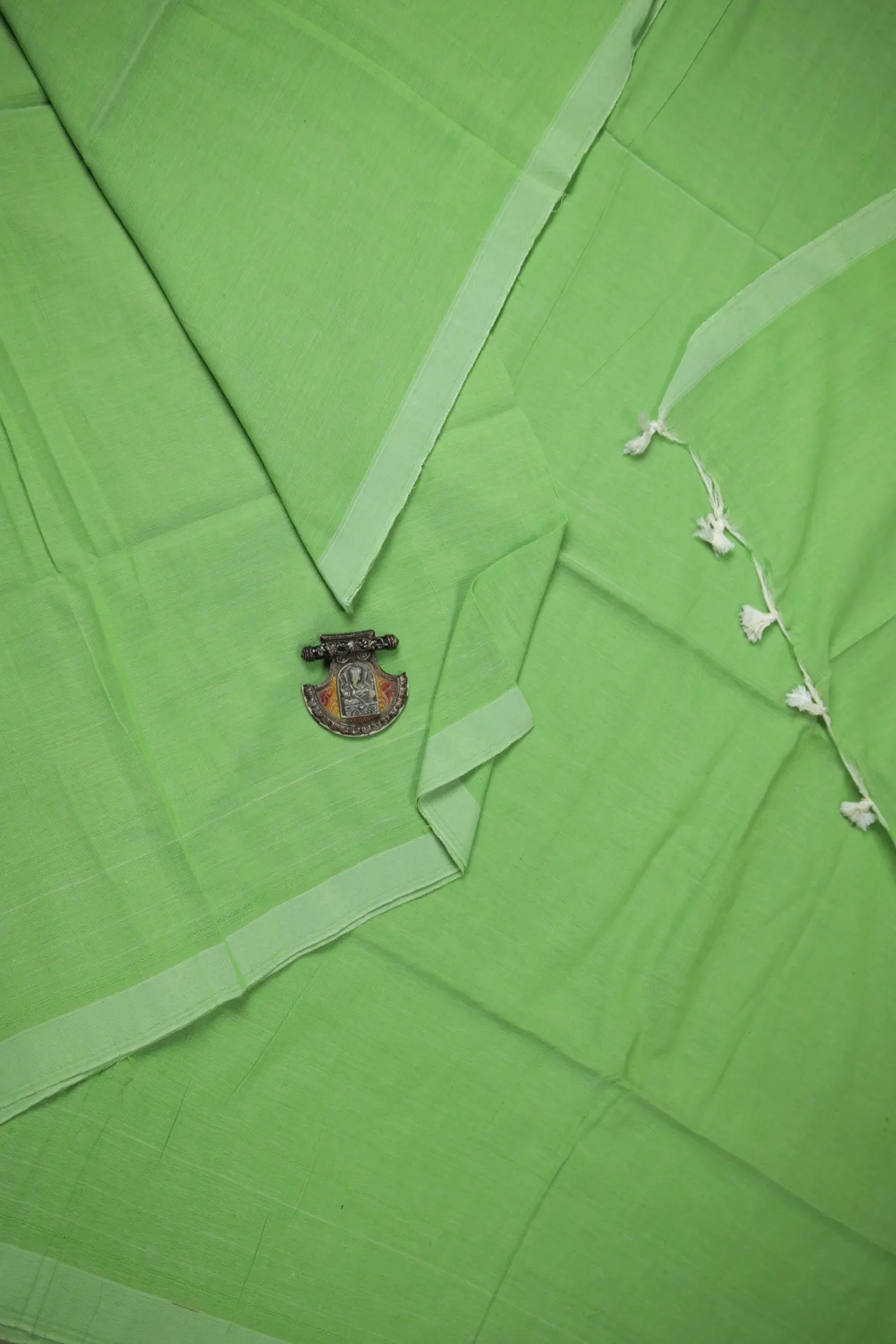 light-green-self-design-bengal-saree-kh001881-a