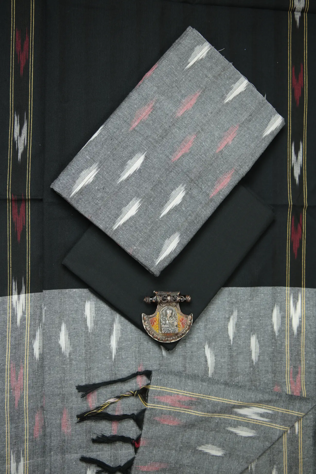 gray-ikat-ikat-dress-materials-ic000523-a