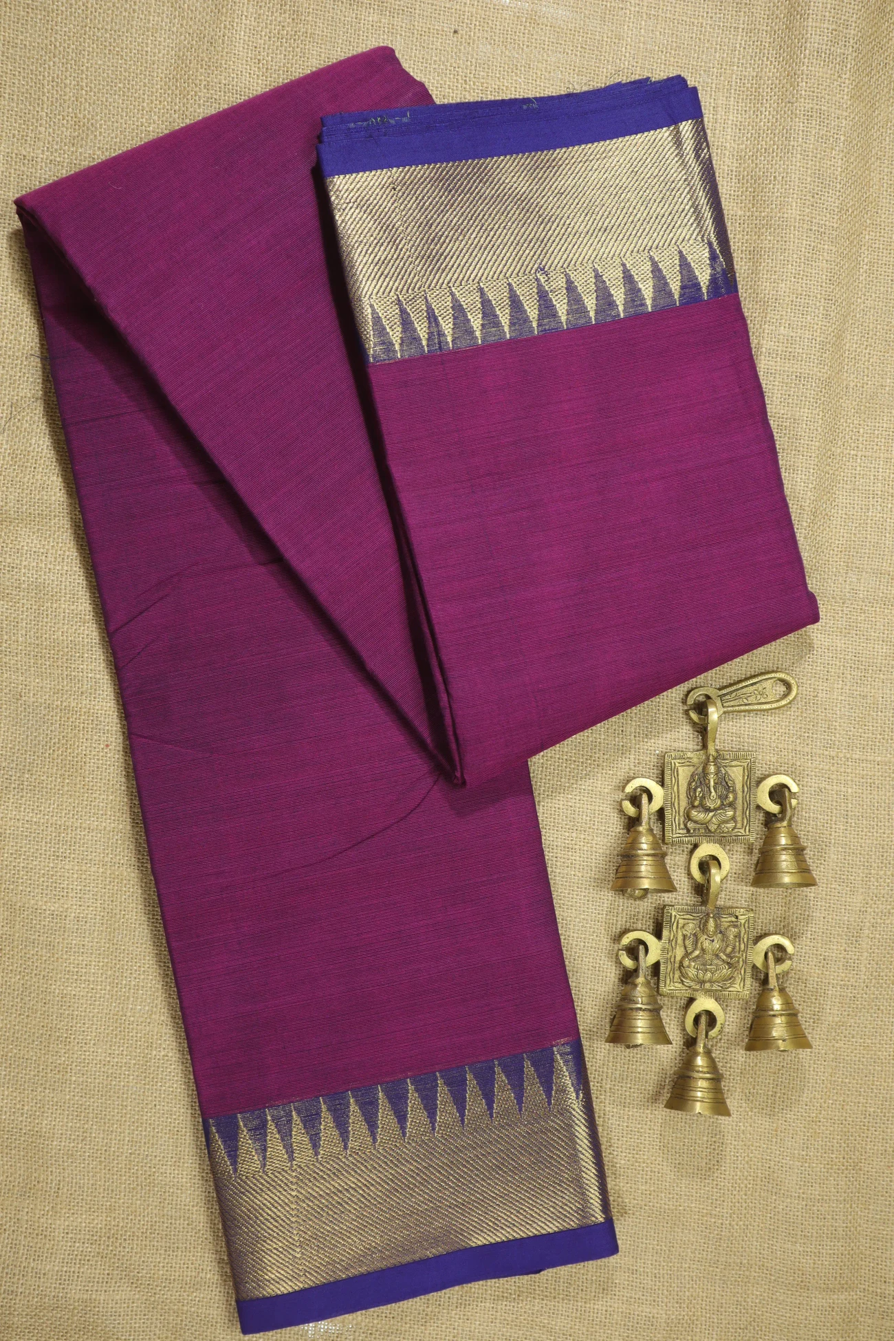 dark-magenta-temple-malarkodi-saree-mk008108-a