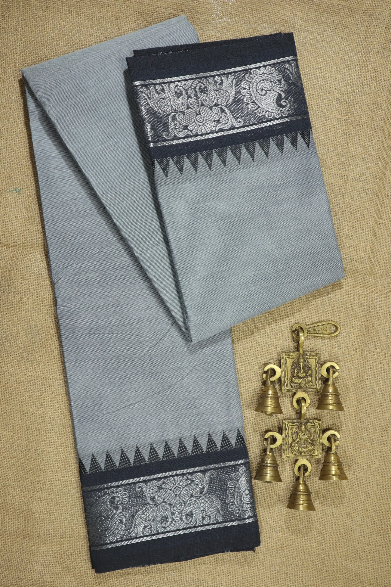 gray-elephant-malarkodi-saree-mk008009-a