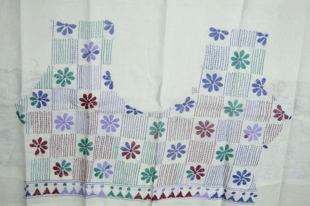 white-flower-kantha-work-blouse-fabric-kwb002086-a