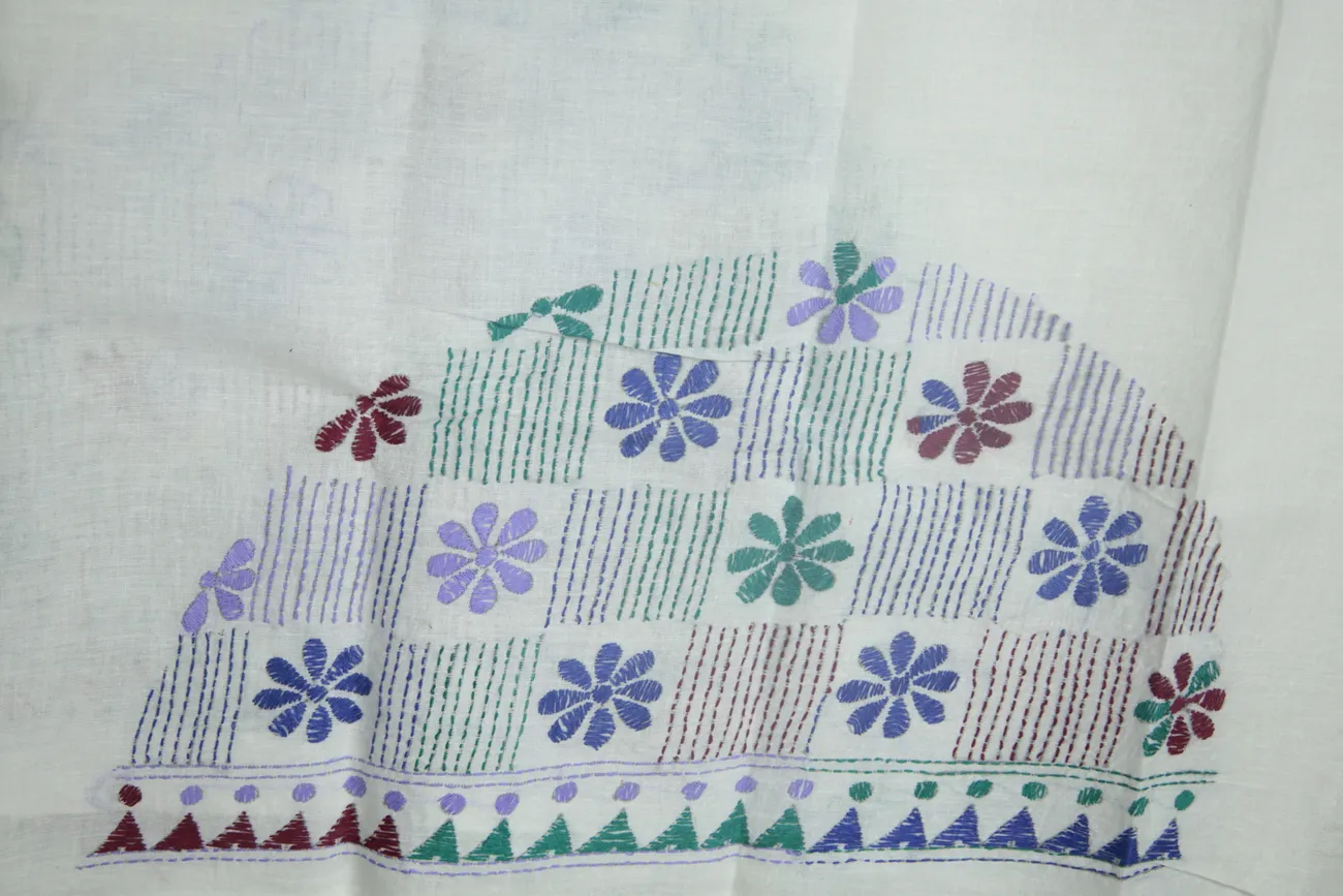 white-flower-kantha-work-blouse-fabric-kwb002086-b