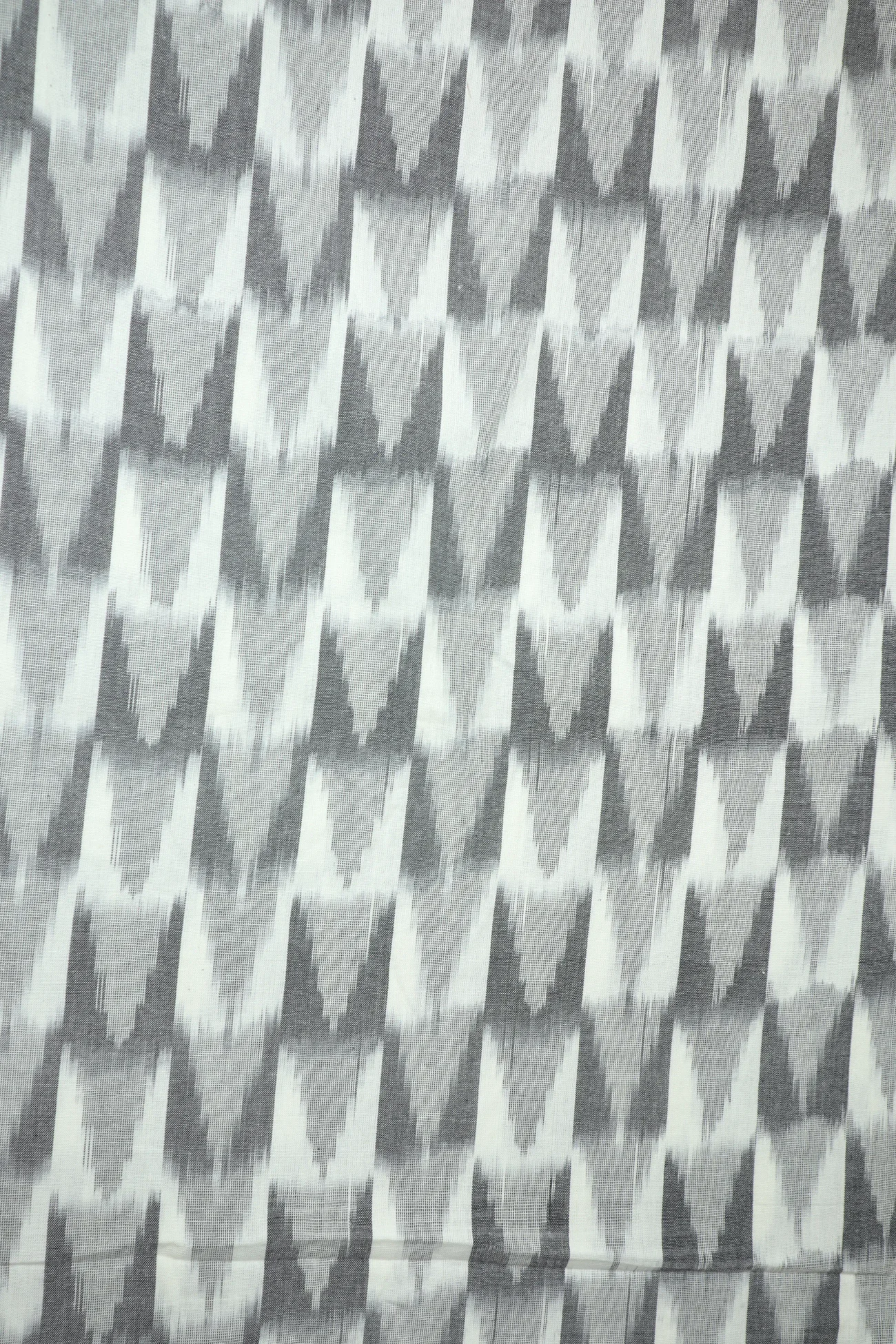 white-ikat-ikat-fabric-ik000413-a