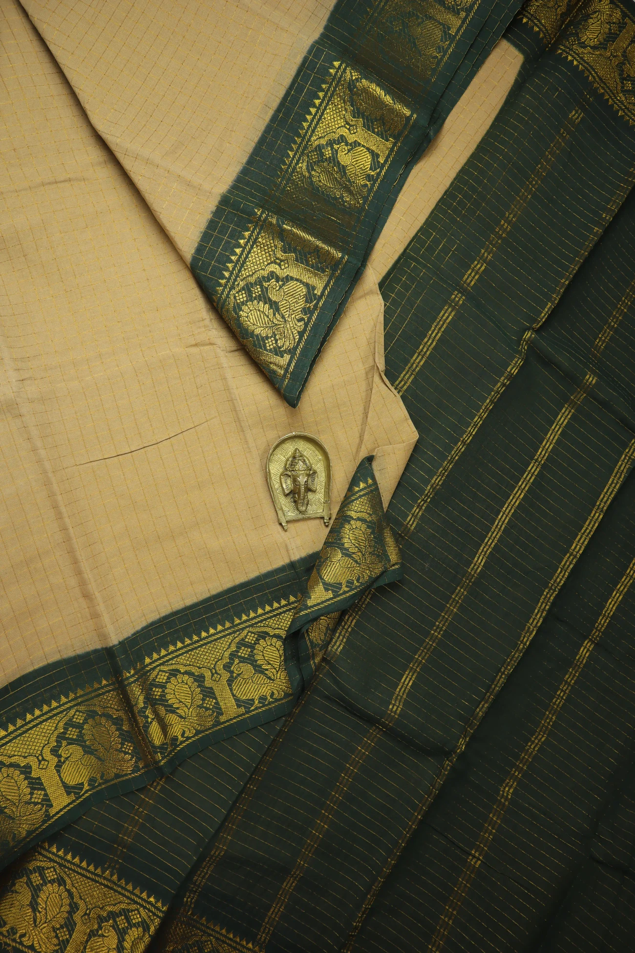 wheat-peacock-madurai-sungudi-saree-ss005735-a