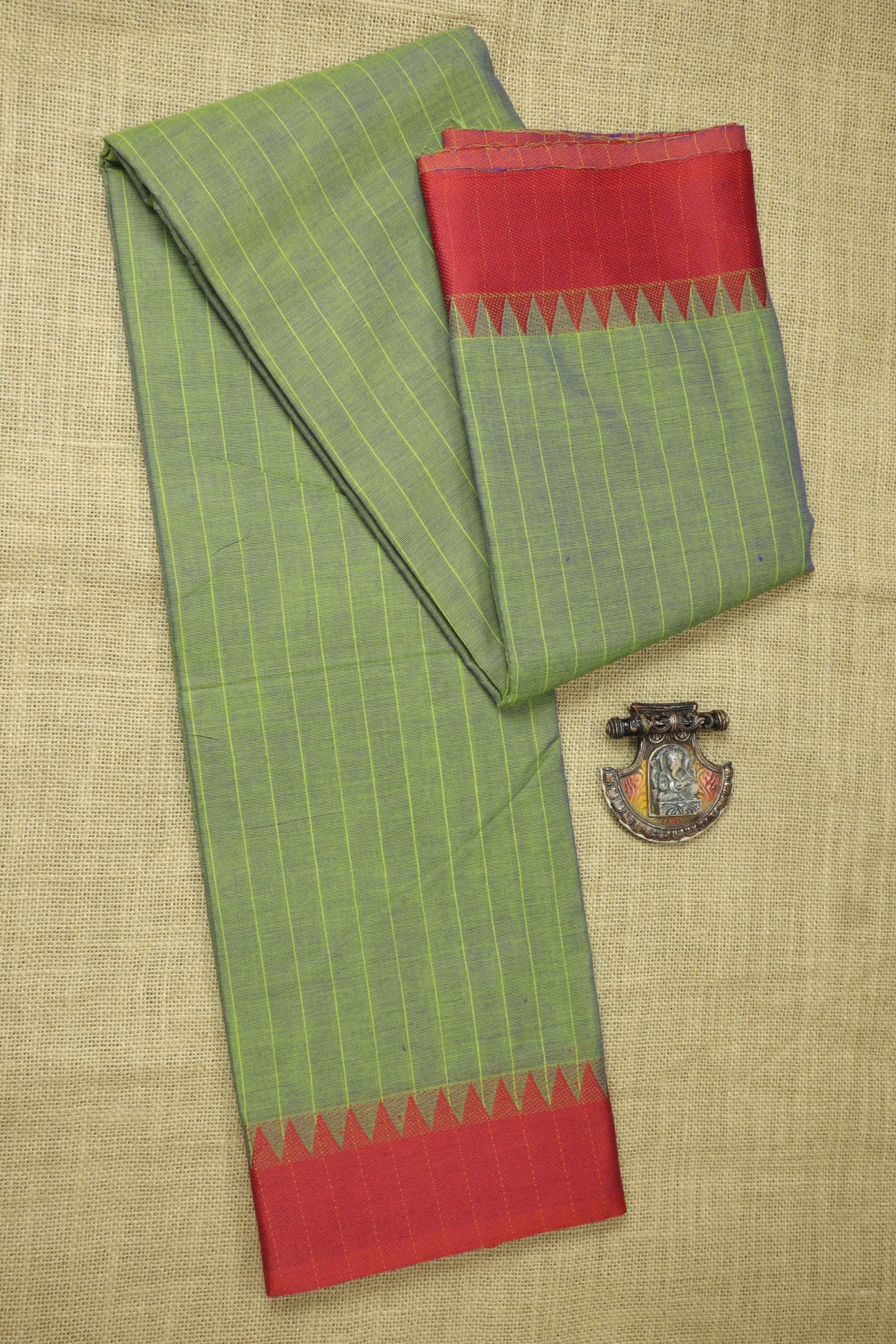 light-green-temple-vertical-stripes-malarkodi-saree-mk008162-a
