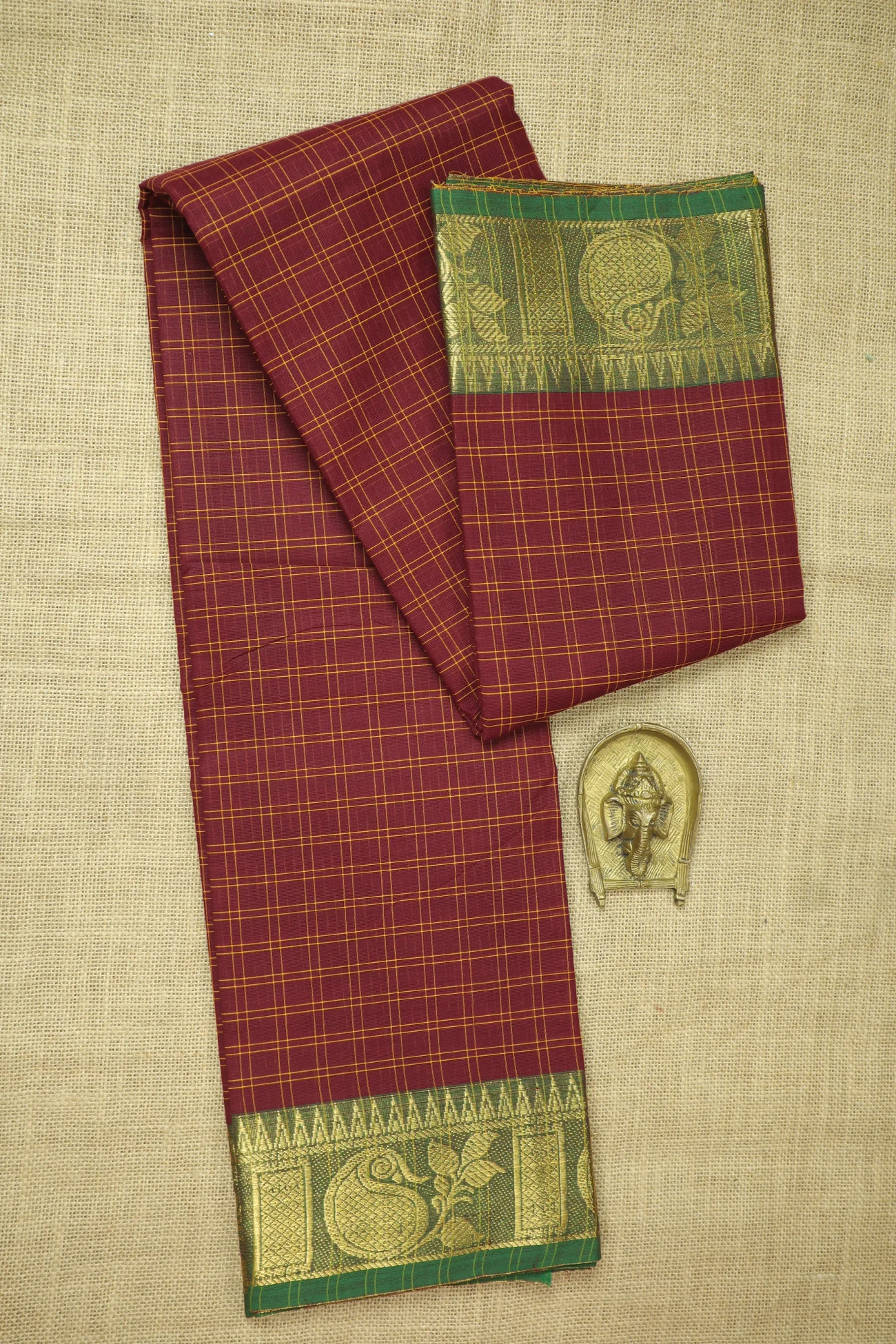 maroon-leaf-peacock-checked-saree-ck002669-a