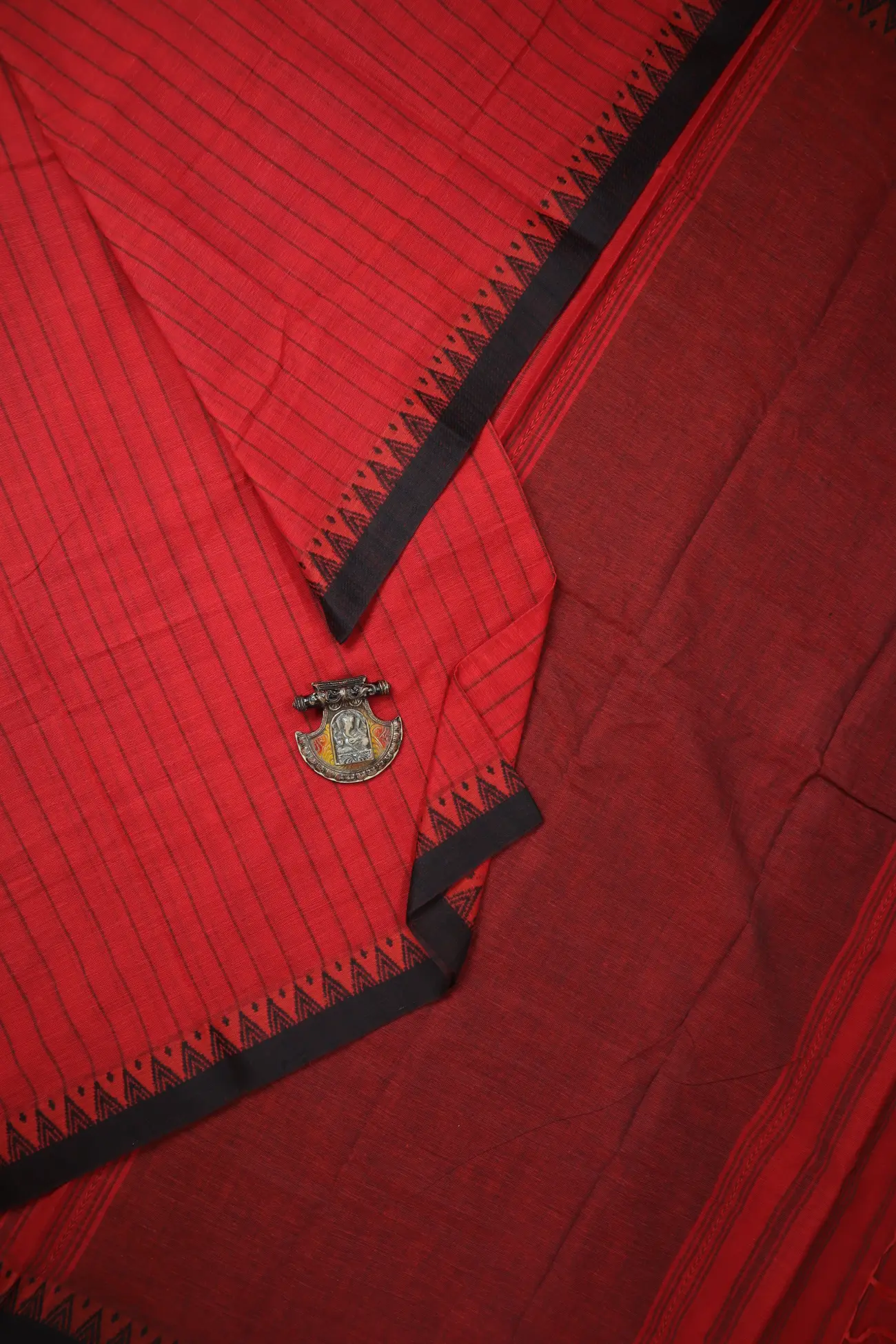 red-vertical-stripes-begumpuri-sarees-kv001495-a