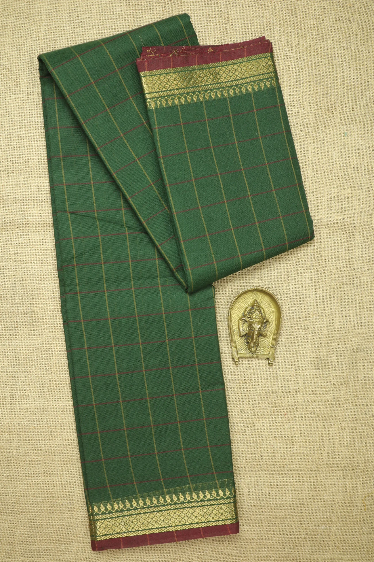 dark-green-leaf-mayil-kan-checked-saree-ck002656-a