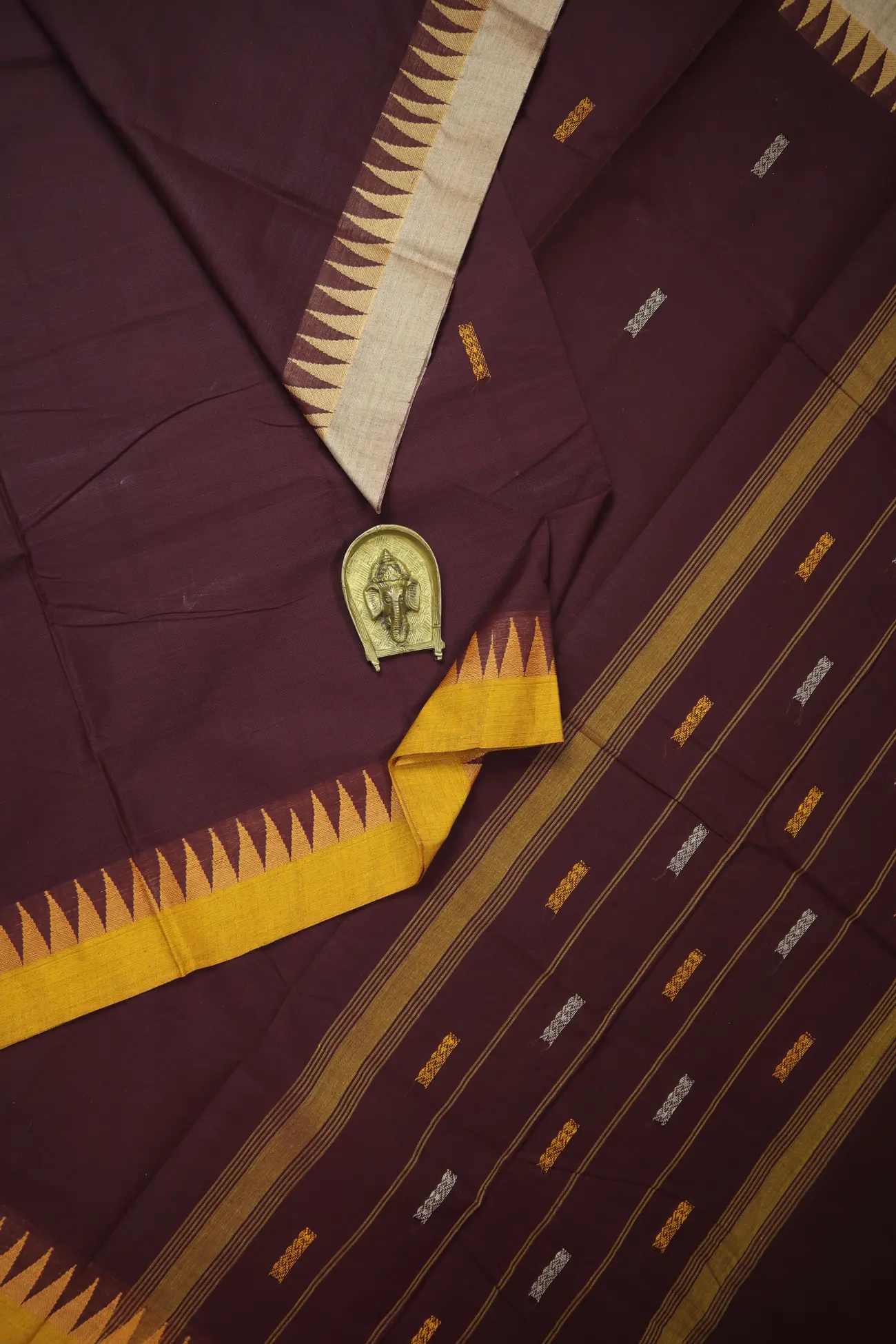 maroon-temple-kanchi-cotton-saree-uu005508-a