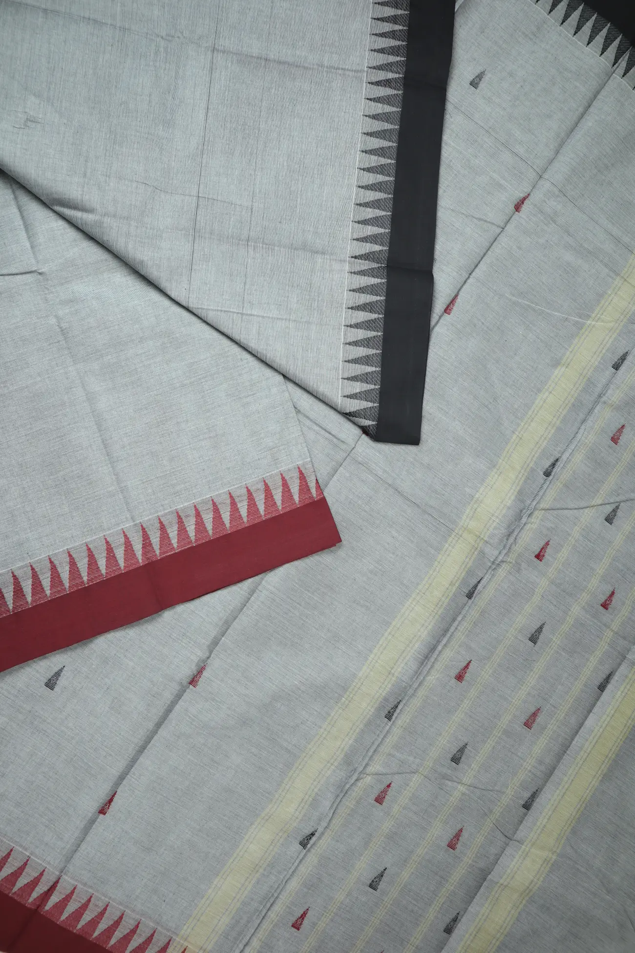 gray-temple-kanchi-cotton-saree-uu005507-b