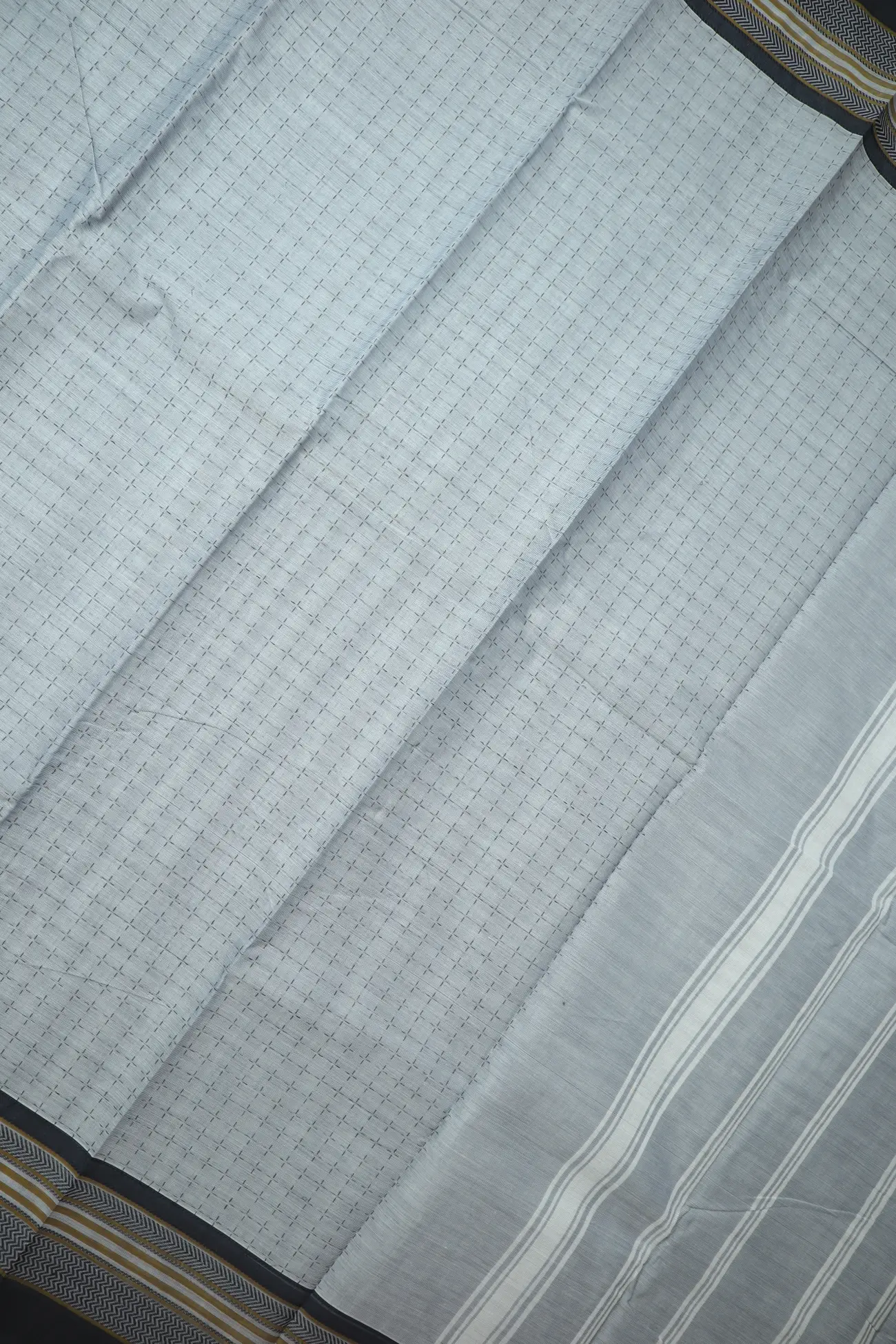 gray-plus-checked-kanchi-cotton-saree-uu005511-c