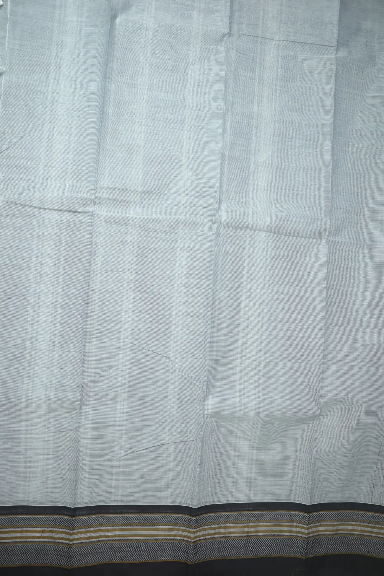 gray-plus-checked-kanchi-cotton-saree-uu005511-d