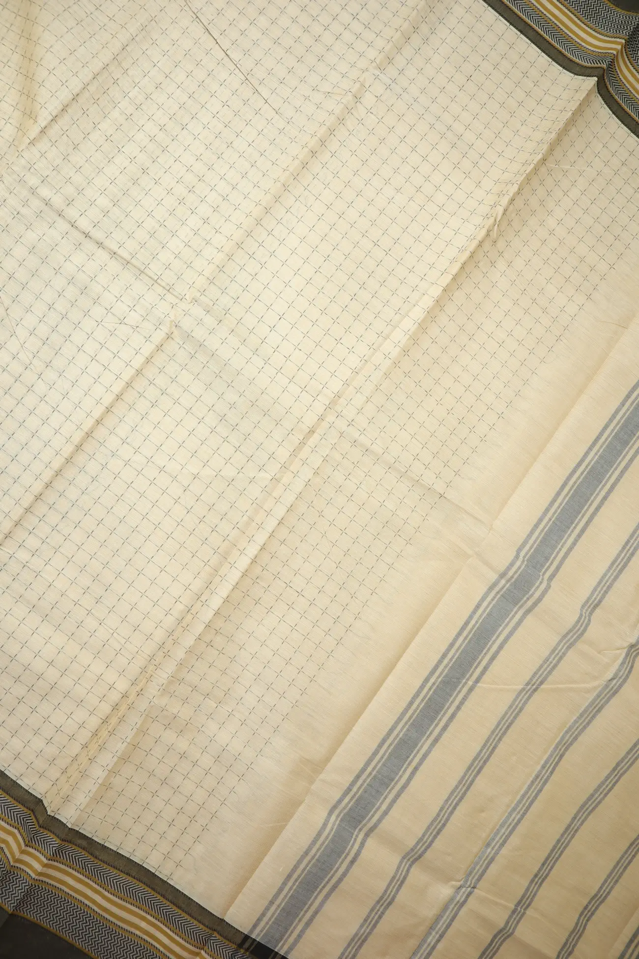 wheat-plus-checked-kanchi-cotton-saree-uu005509-c