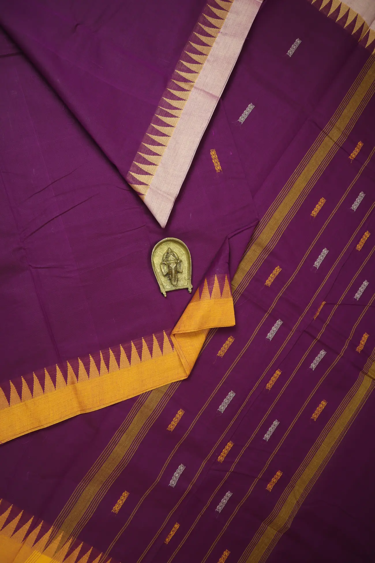 magenta-temple-kanchi-cotton-saree-uu005506-a