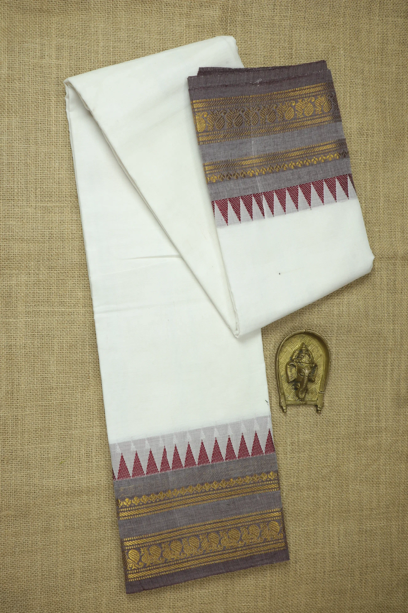 white-temple-peacock-malarkodi-saree-mk008134-a