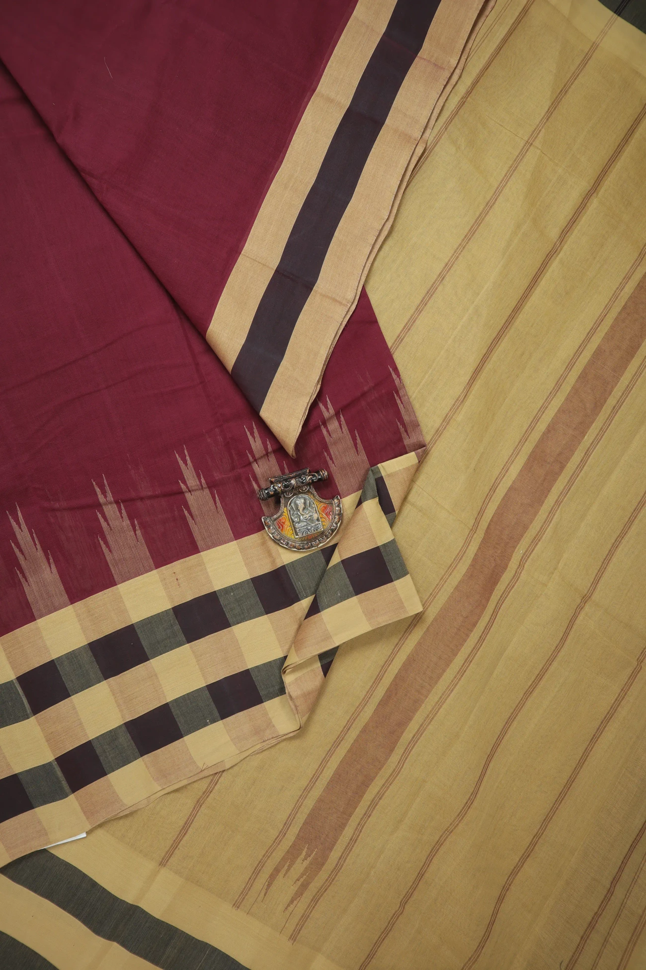 dark-maroon-thalampoo-reku-coimbatore-cotton-saree-cbe000459-a