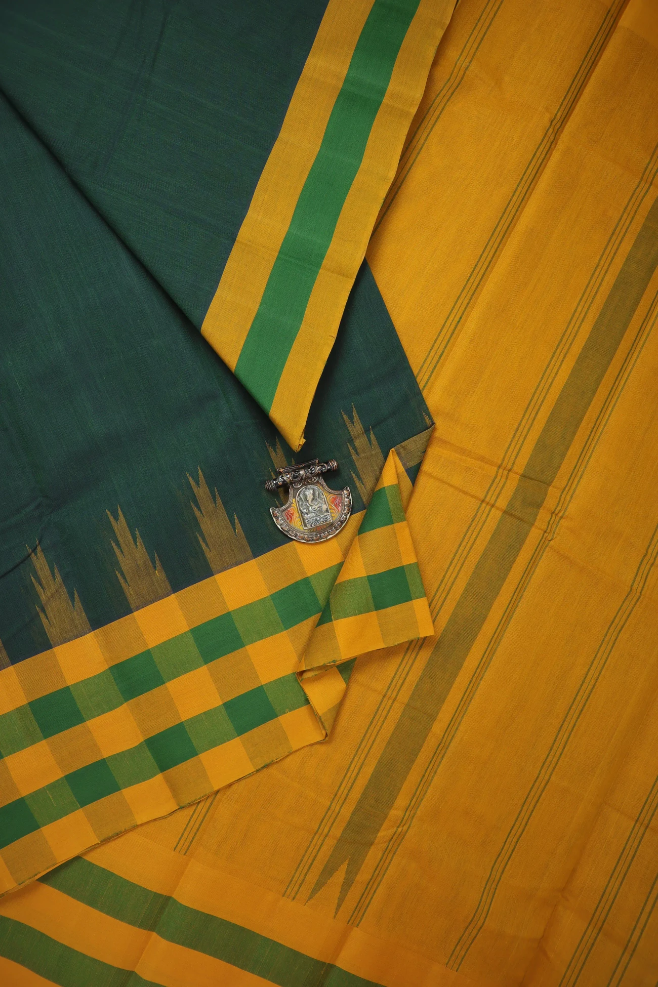 dark-green-thalampoo-reku-coimbatore-cotton-saree-cbe000458-a