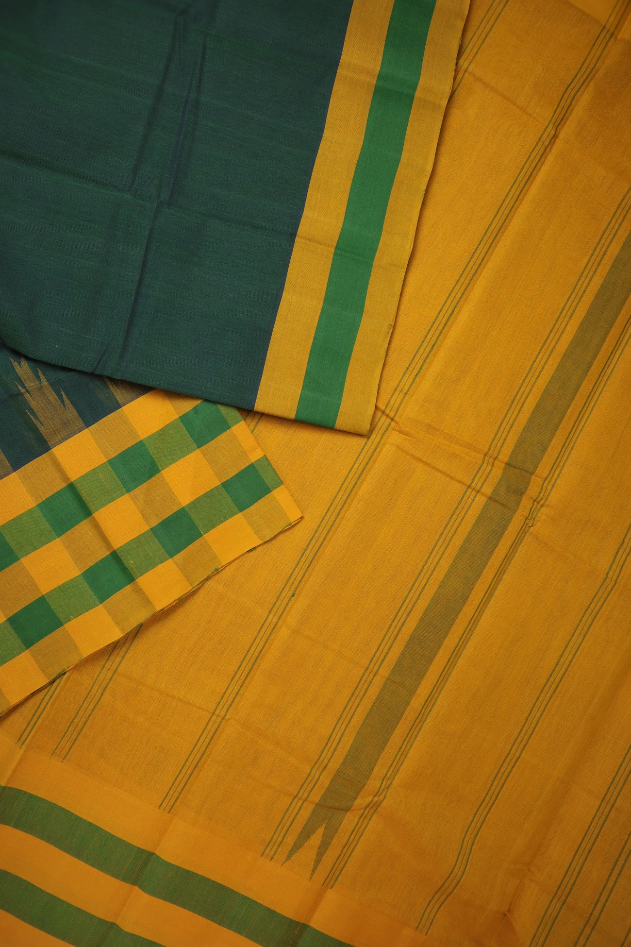 dark-green-thalampoo-reku-coimbatore-cotton-saree-cbe000458-b