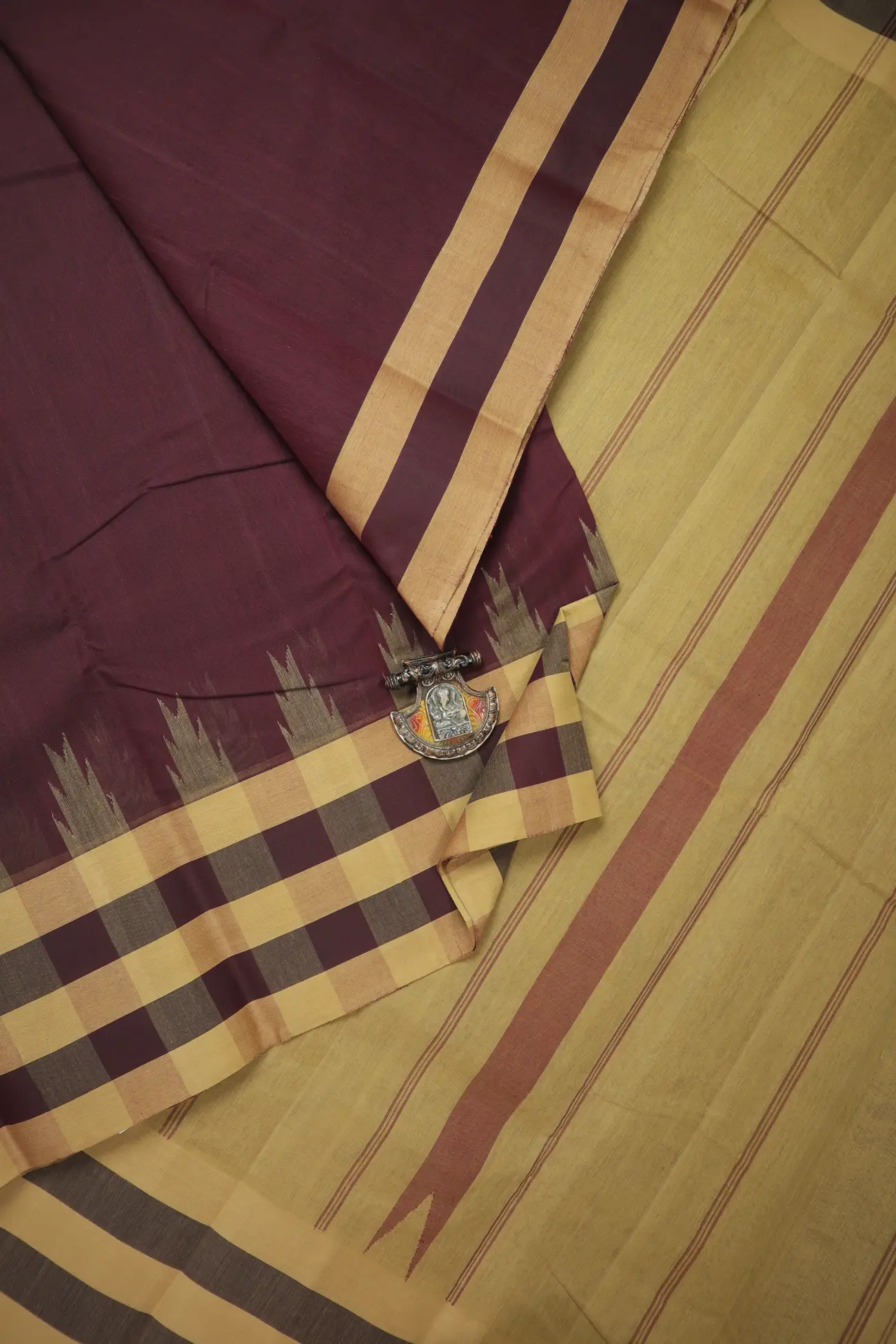dark-maroon-thalampoo-reku-coimbatore-cotton-saree-cbe000457-a