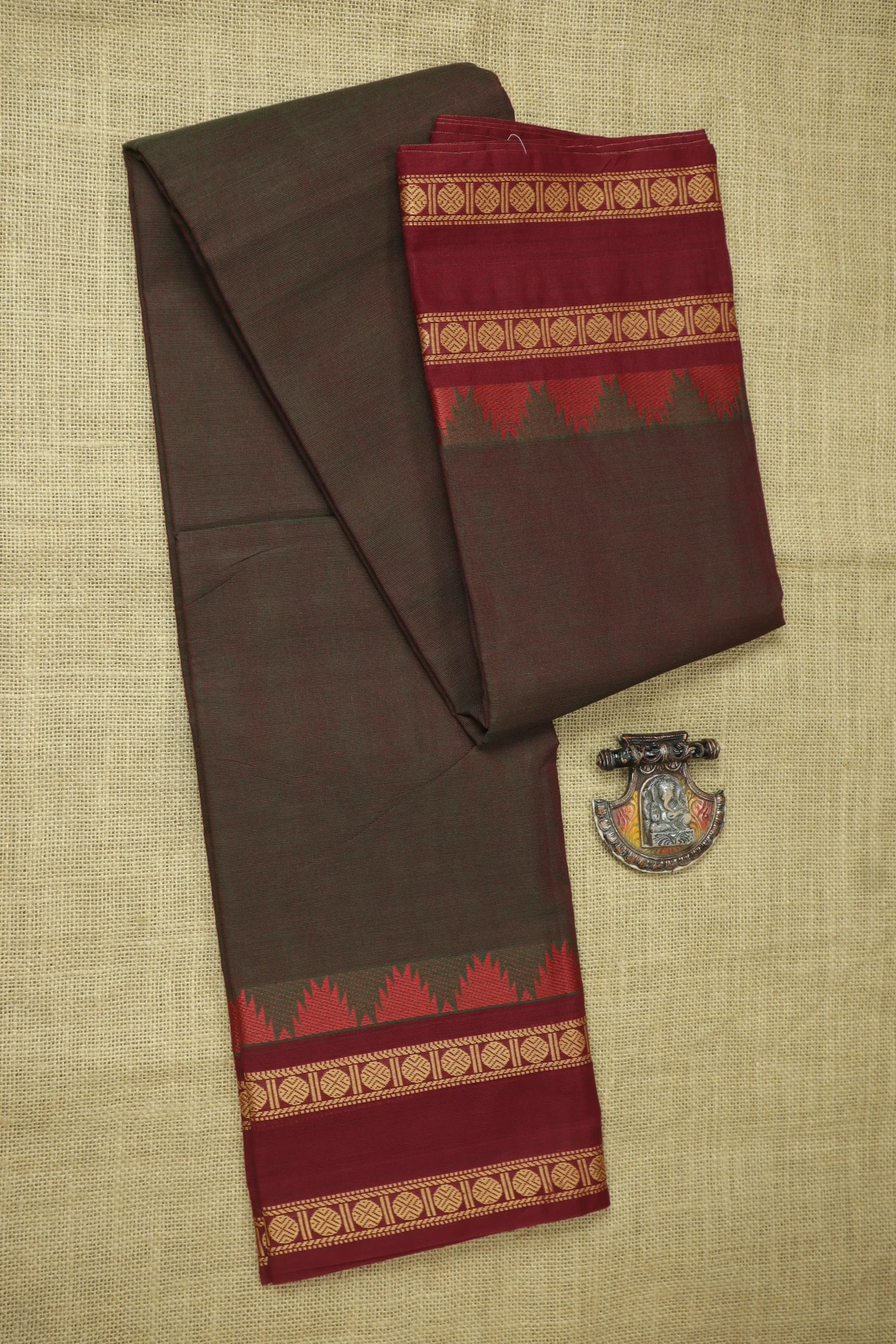 maroon-ruthratcham-thalampoo-reku-malarkodi-saree-mk008179-a