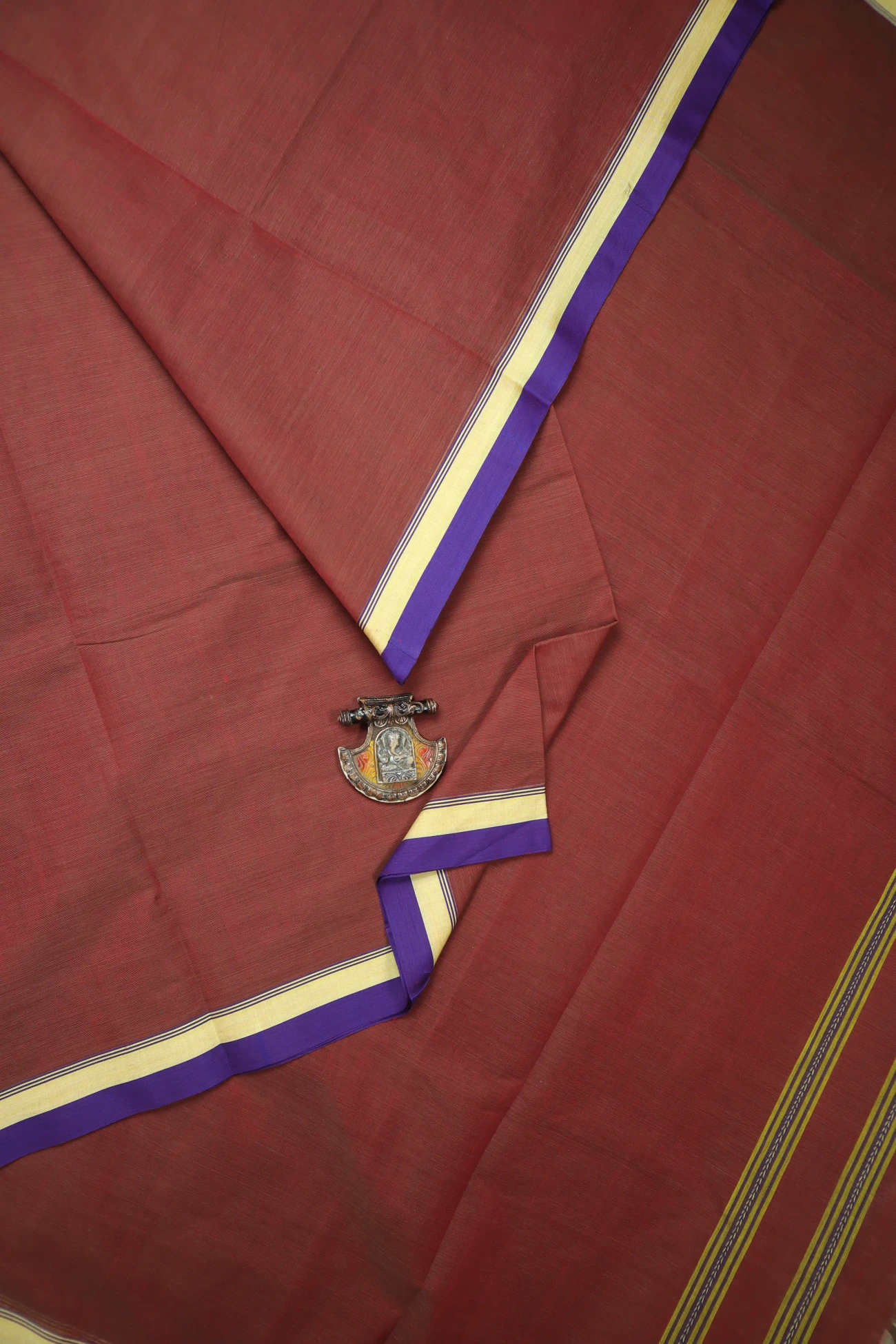 maroon-plain-begumpuri-sarees-kv001478-a