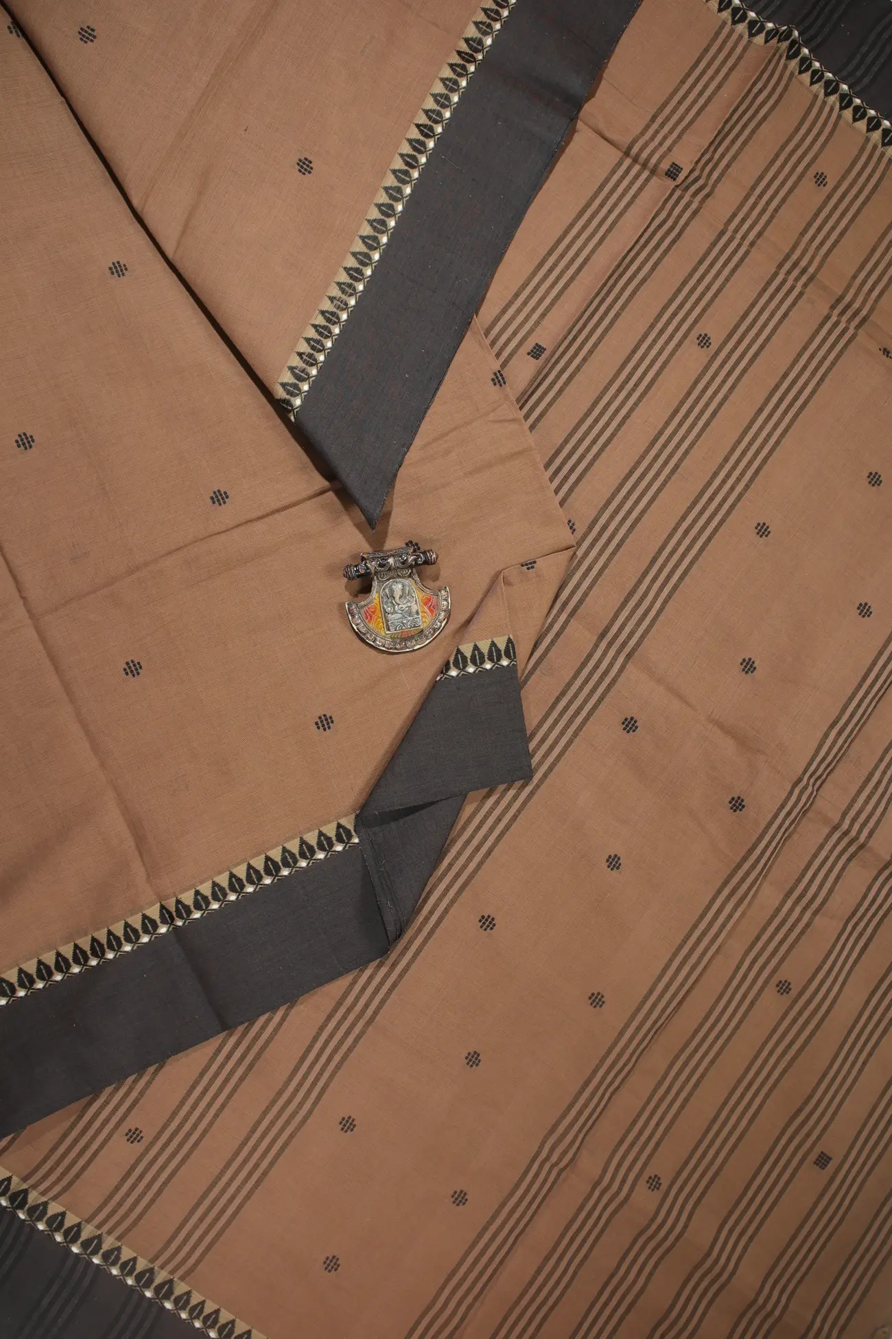 chocolate-flower-begumpuri-sarees-kv001492-a