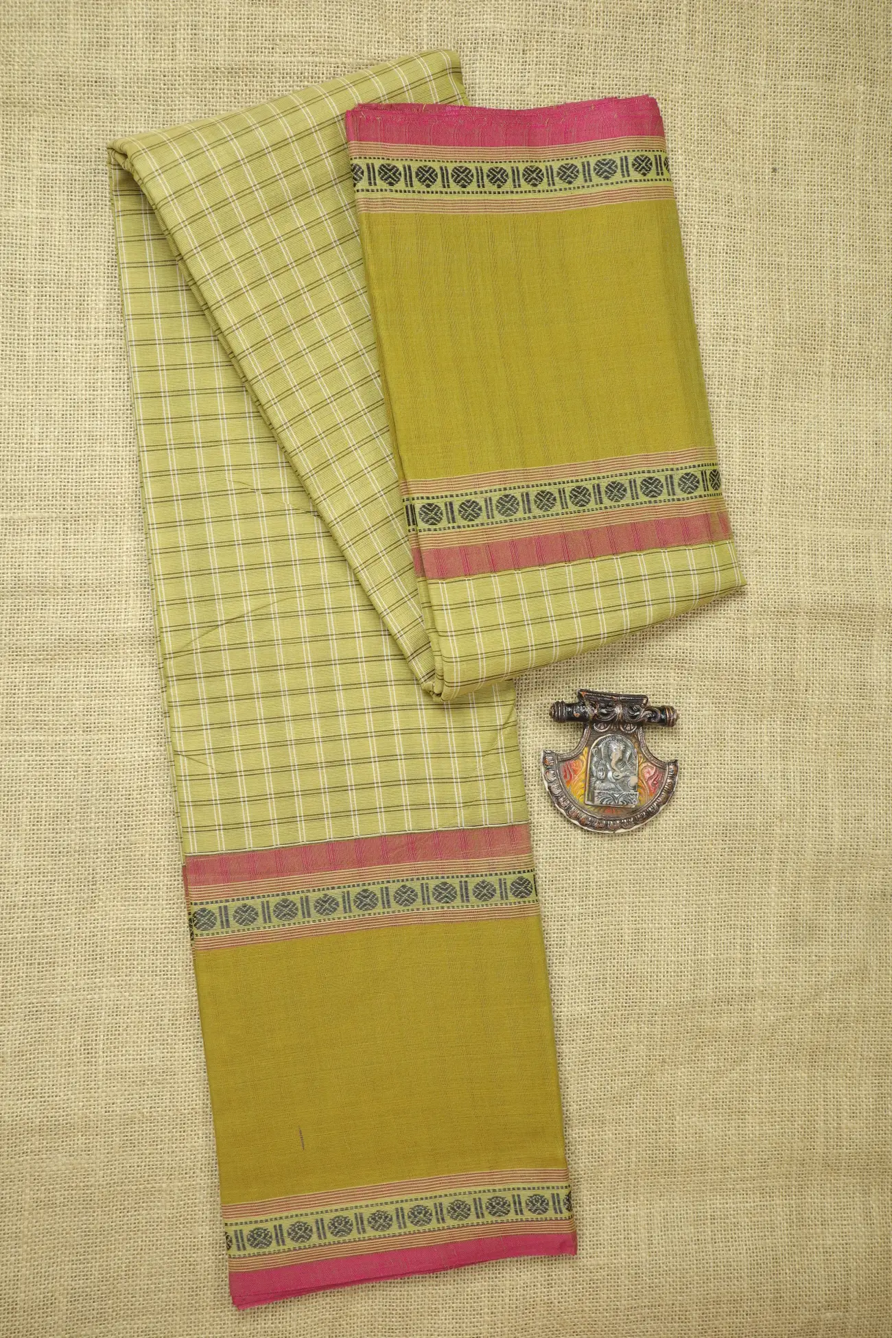 light-green-ruthratcham-checked-saree-ck002680-a