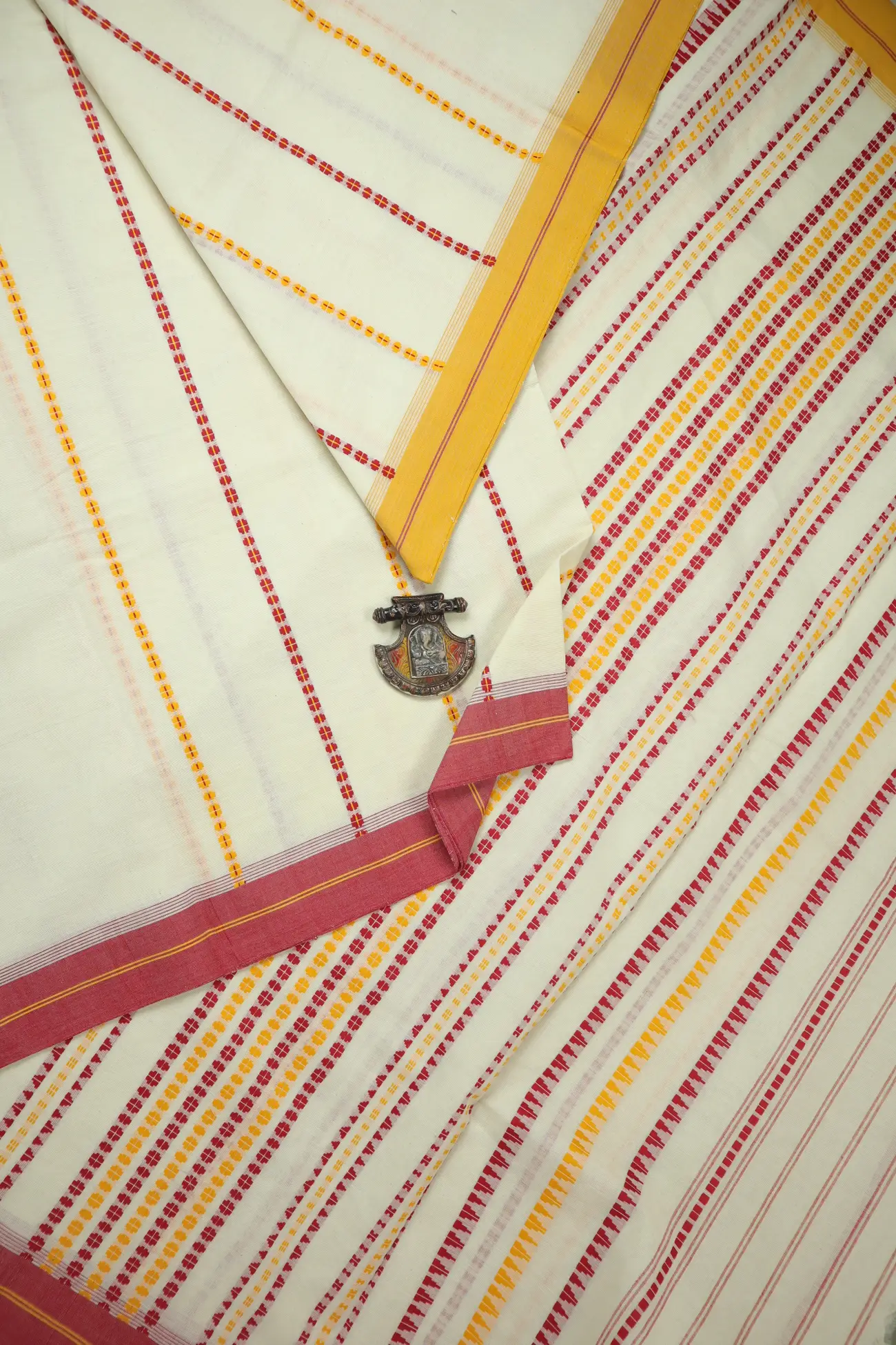 off-white-vertical-stripes-begumpuri-saree-kv001487-a