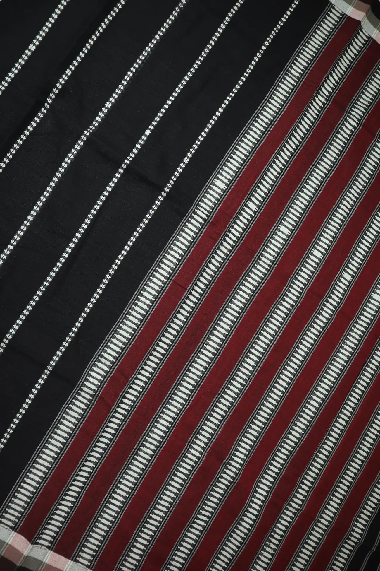 black-vertical-stripes-begumpuri-saree-kv001488-c