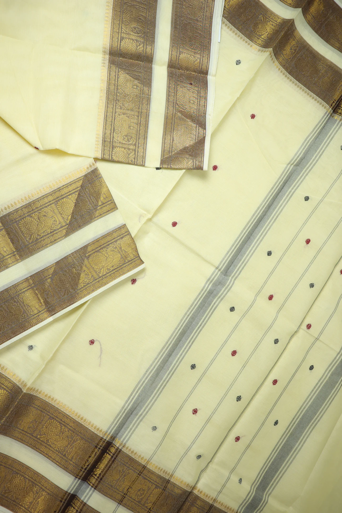 off-white-peacock-elephant-grand-chettinad-saree-gc002388-b
